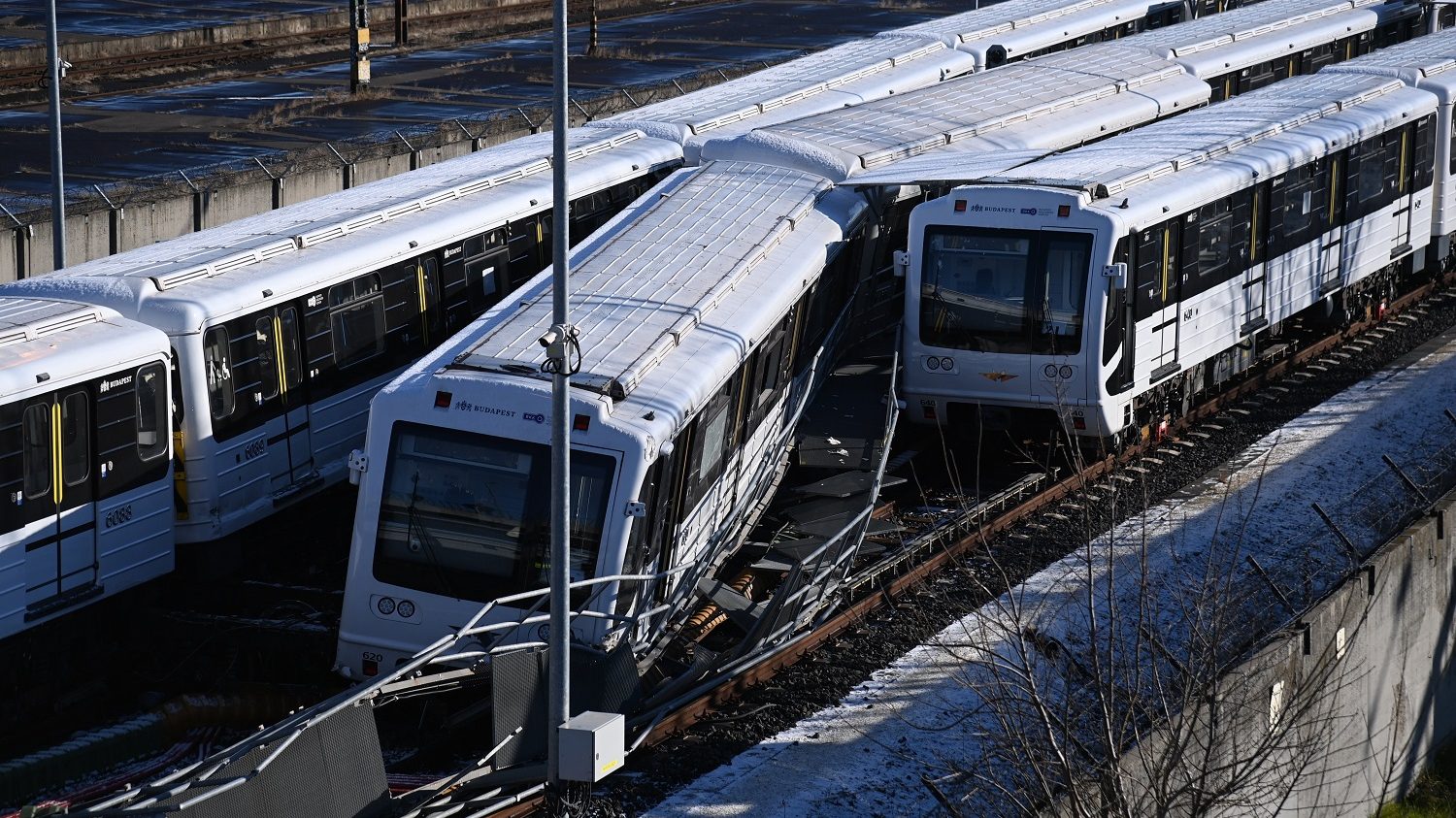 Piroson ment át az egyik szerelvény a metróbaleset előtt