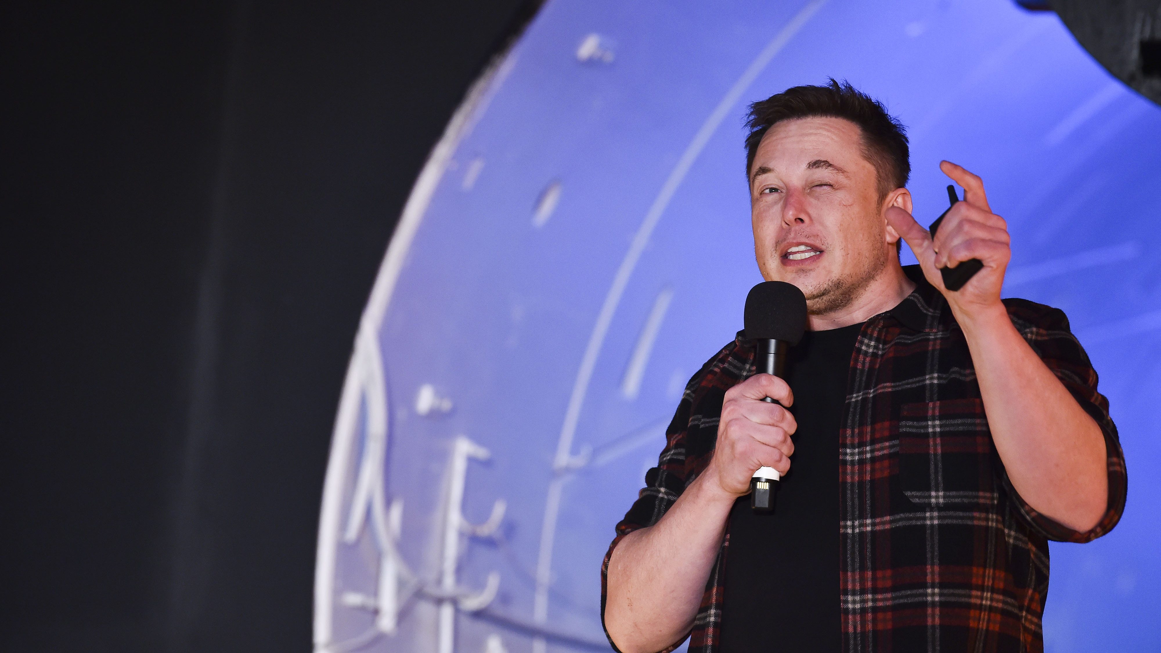 Elon Musk 5 ezer dollárt ajánlott egy tininek, hogy állítsa le az oldalát, ahol nyomon követi a magángépét