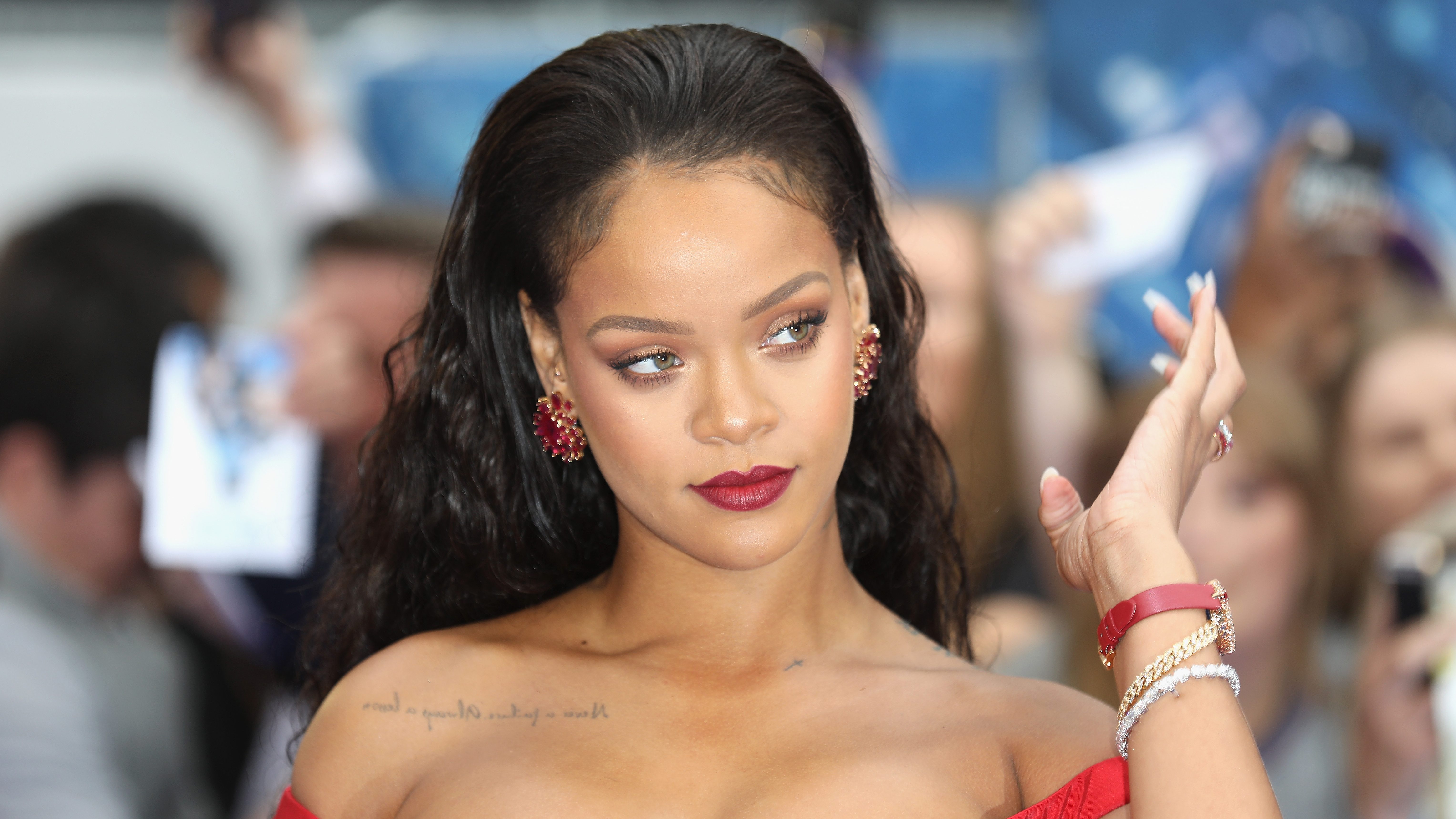 Rihanna újító férfi fehérneműkkel rukkolt elő Valentin-nap alkalmából