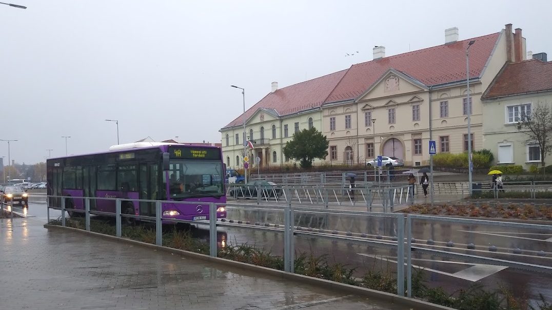 Egy férfi a veszprémi kormányhivatalban gyújtotta fel magát, belehalt a sérülésekbe