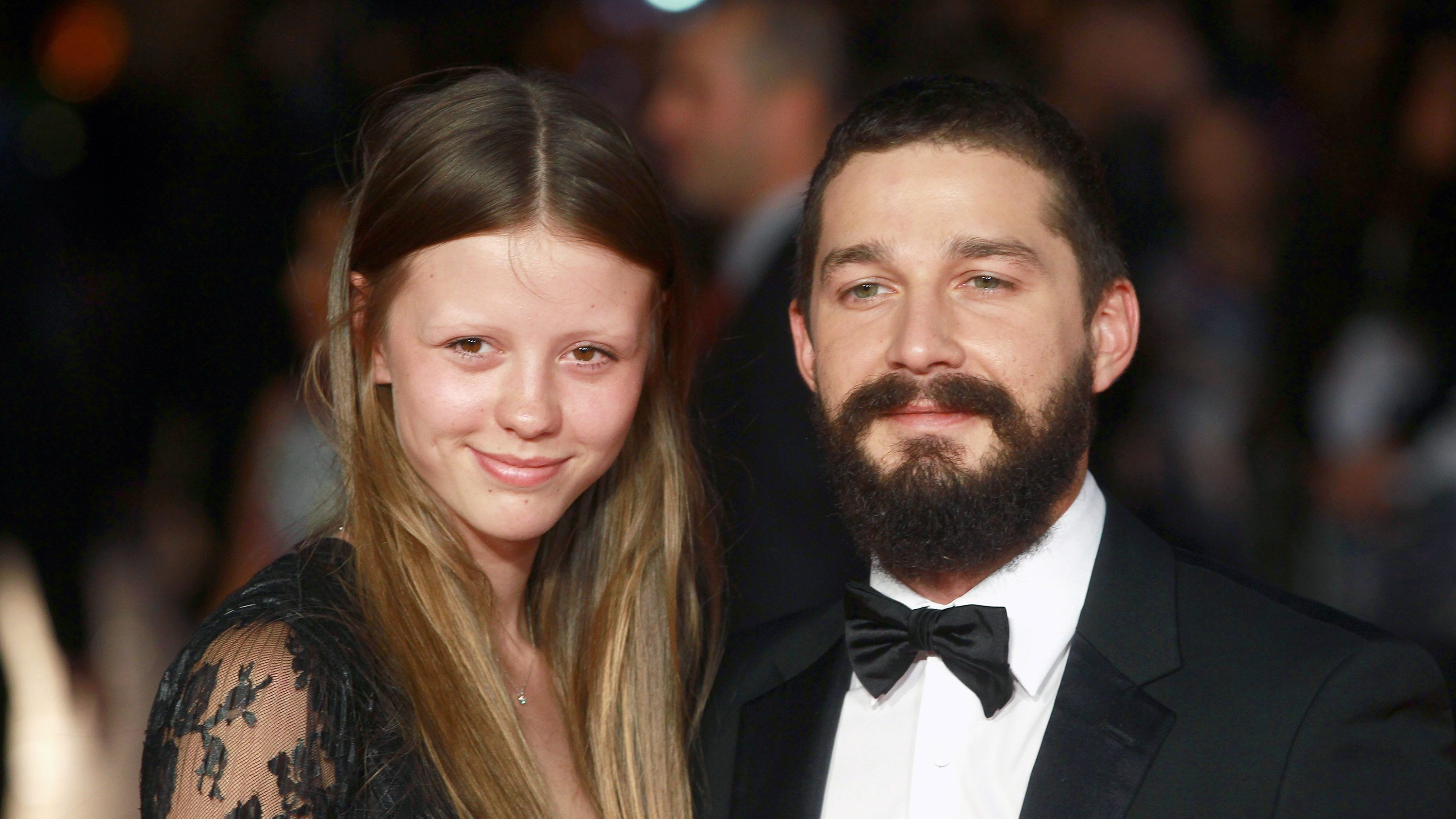 Shia LaBeouf és barátnője első gyereküket várják