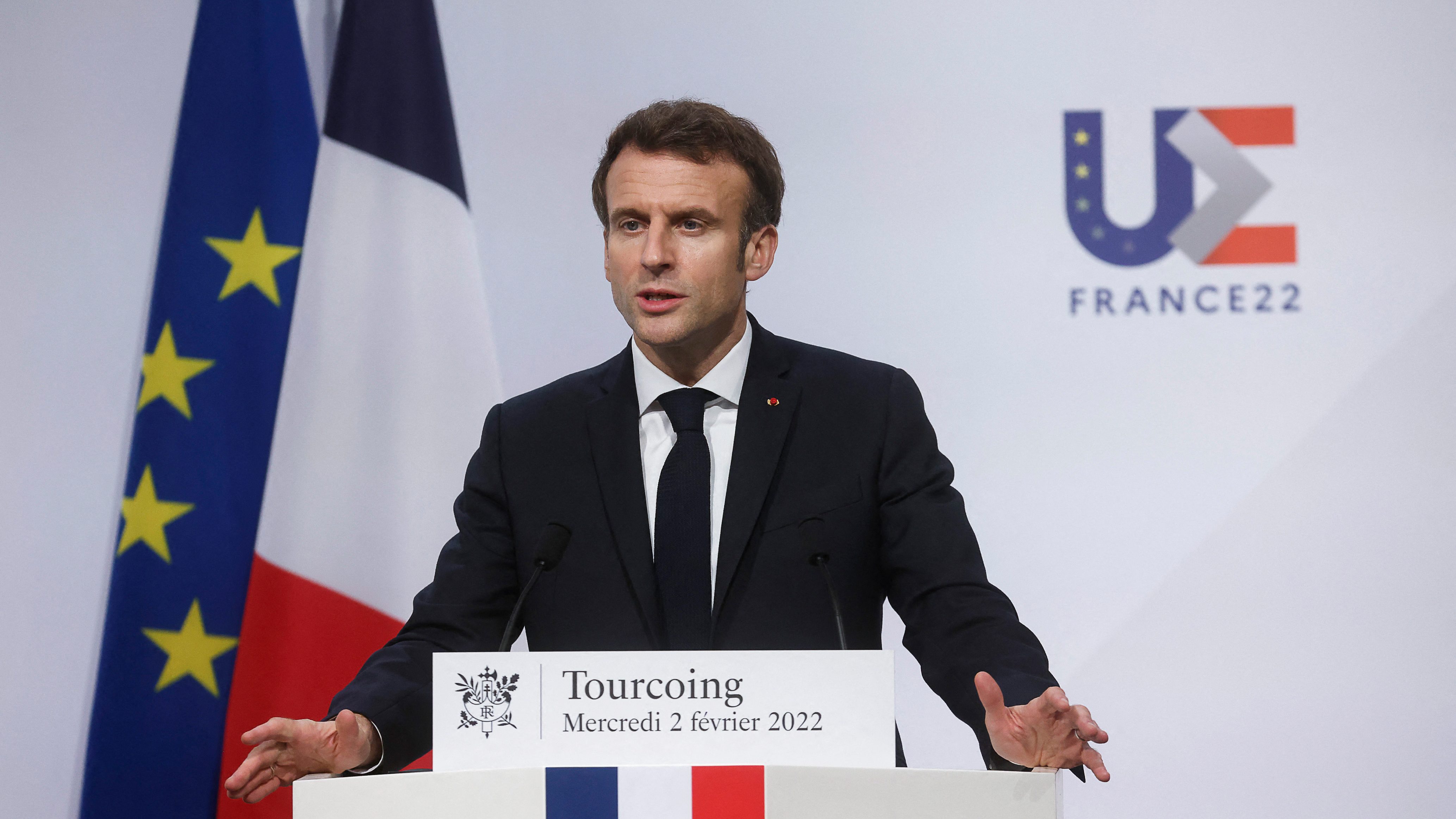 Hétfőn Moszkvába, kedden Kijevbe megy Emmanuel Macron