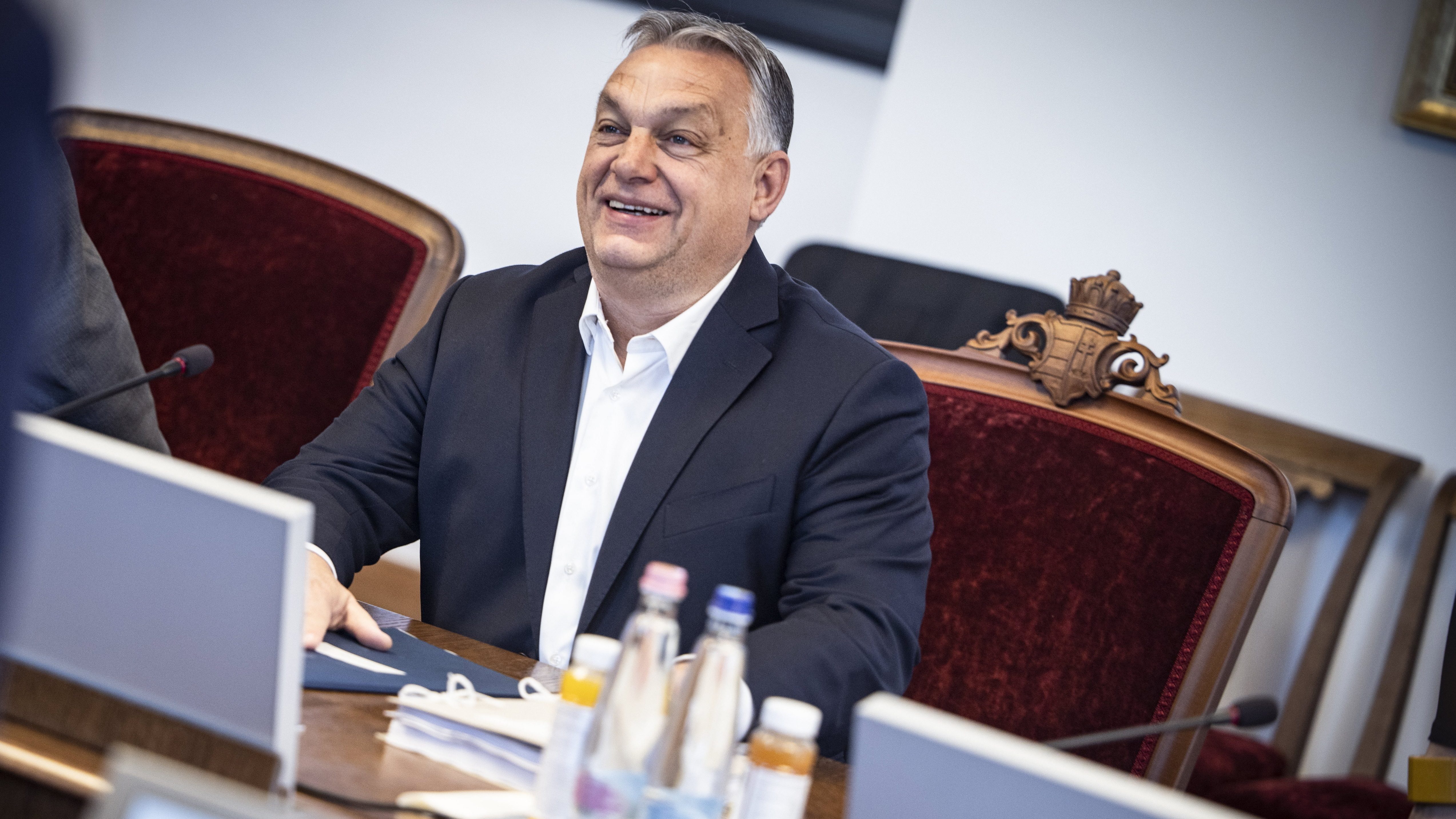 Orbán rendelettel írta felül a bíróság ítéletét, az Operatív Törzs dönthet a sajtó beengedésről a kórházakba