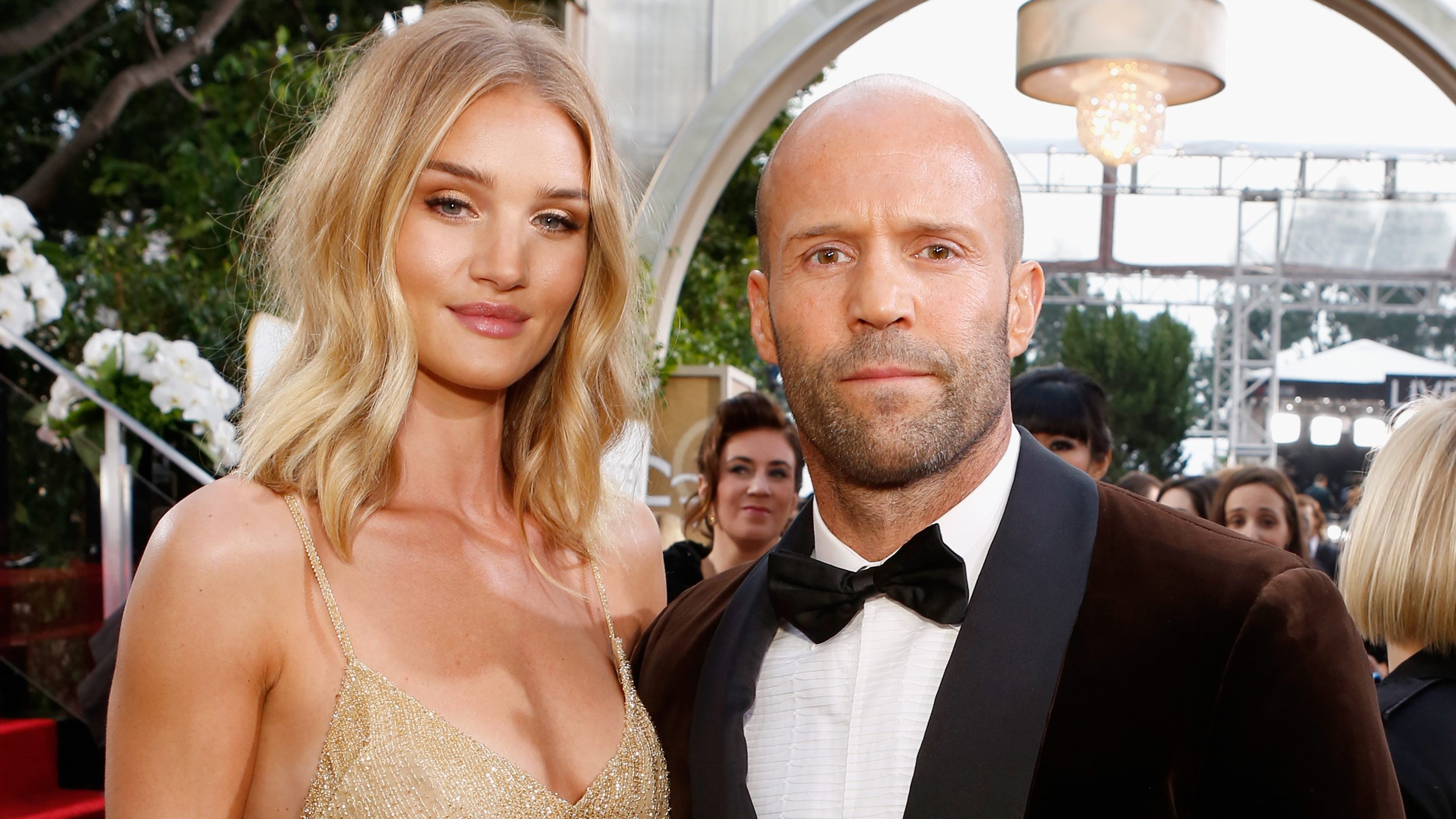 Megszületett Jason Statham és Rosie Huntington-Whiteley második gyereke