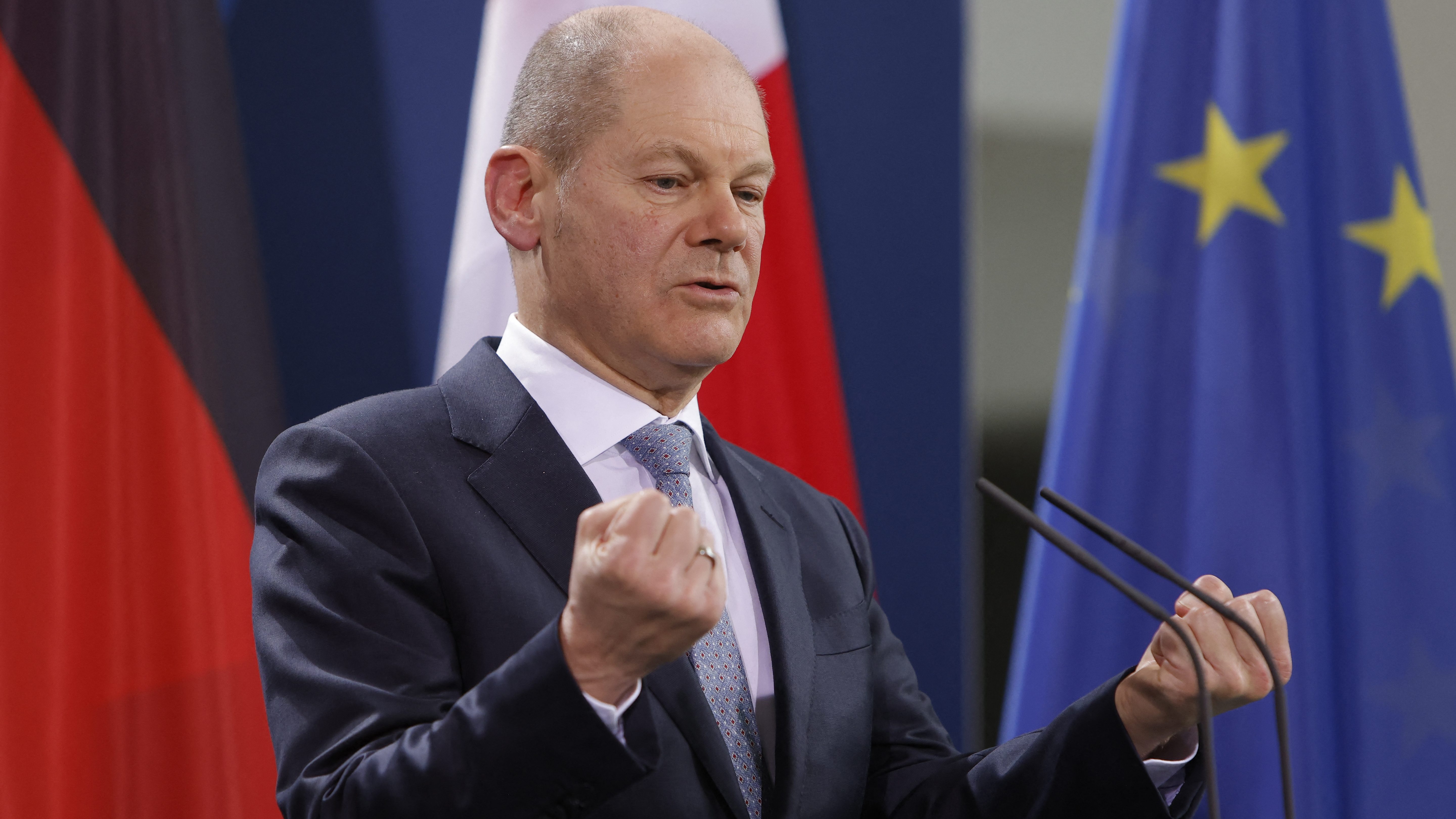 Olaf Scholz: Kemény válaszlépésekre számíthat Oroszország, ha erőszakra vetemedik Ukrajna ellen