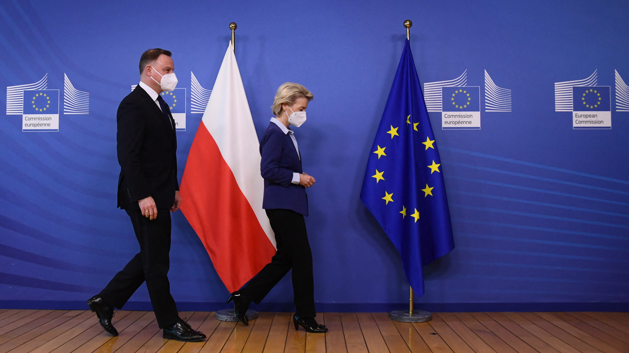 Most már inkább békülnének a lengyelek az unióval, de csak nem jön össze