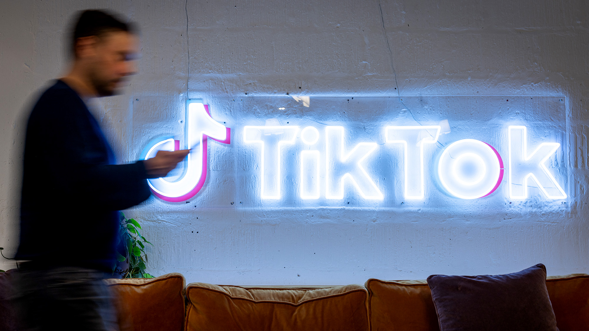 Ezt tudjuk eddig a TikTok „mágikus” algoritmusáról