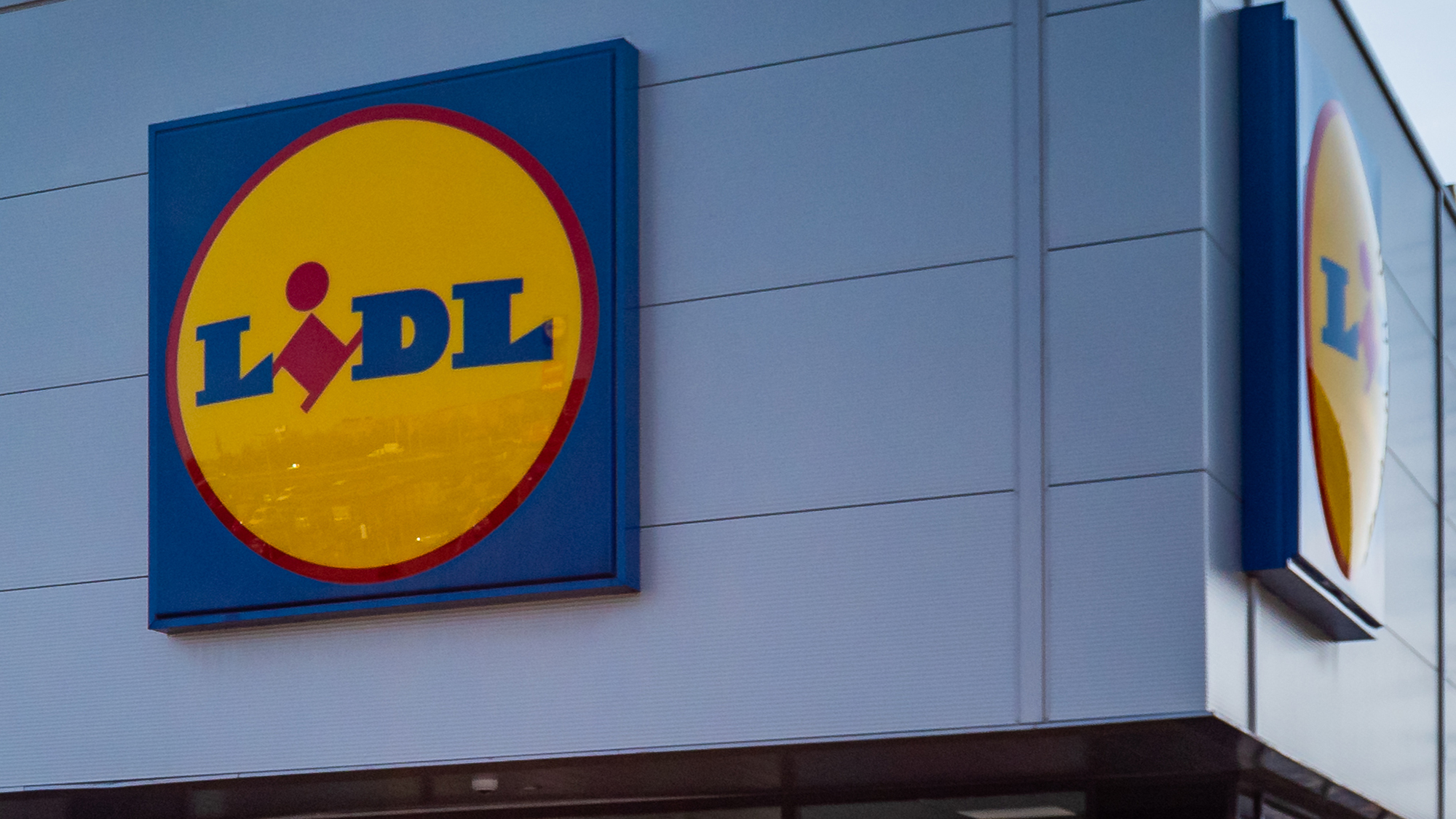 Rosszul lett és meghalt egy férfi a kőbányai Lidl előtt