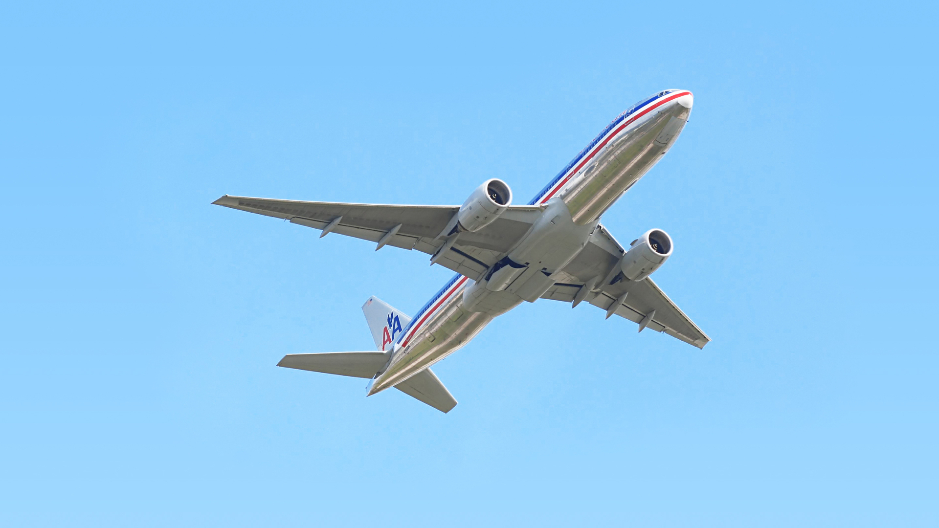 Majdnem összeütközött egy amerikai utasszállító egy azonosítatlan repülő tárggyal