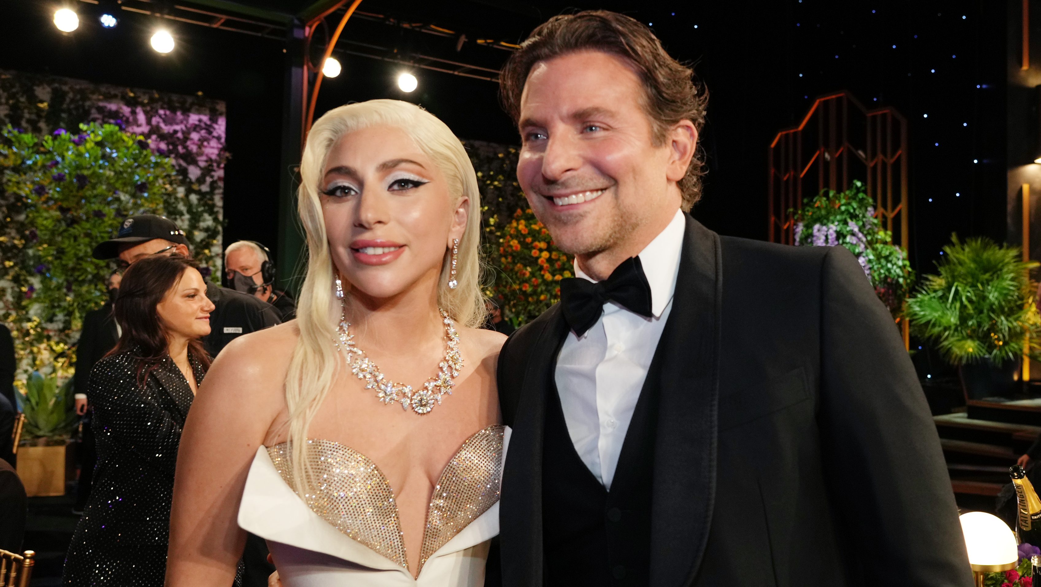 A SAG-gálán újra találkozott Lady Gaga és Bradley Cooper – lesben is álltak a fotósok