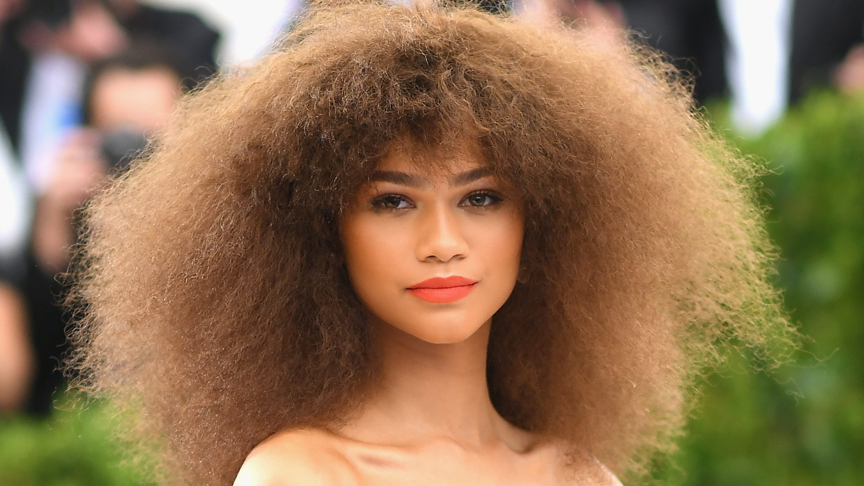 Zendaya is megosztotta a magyar civilek felhívását, ami az orosz-ukrán háború menekültjeit segíti