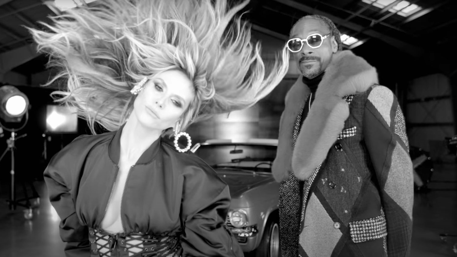 Heidi Klum szerint sokakat idegesít a hangja, most mégis Snoop Dogg mellett tekeregve dalolászik