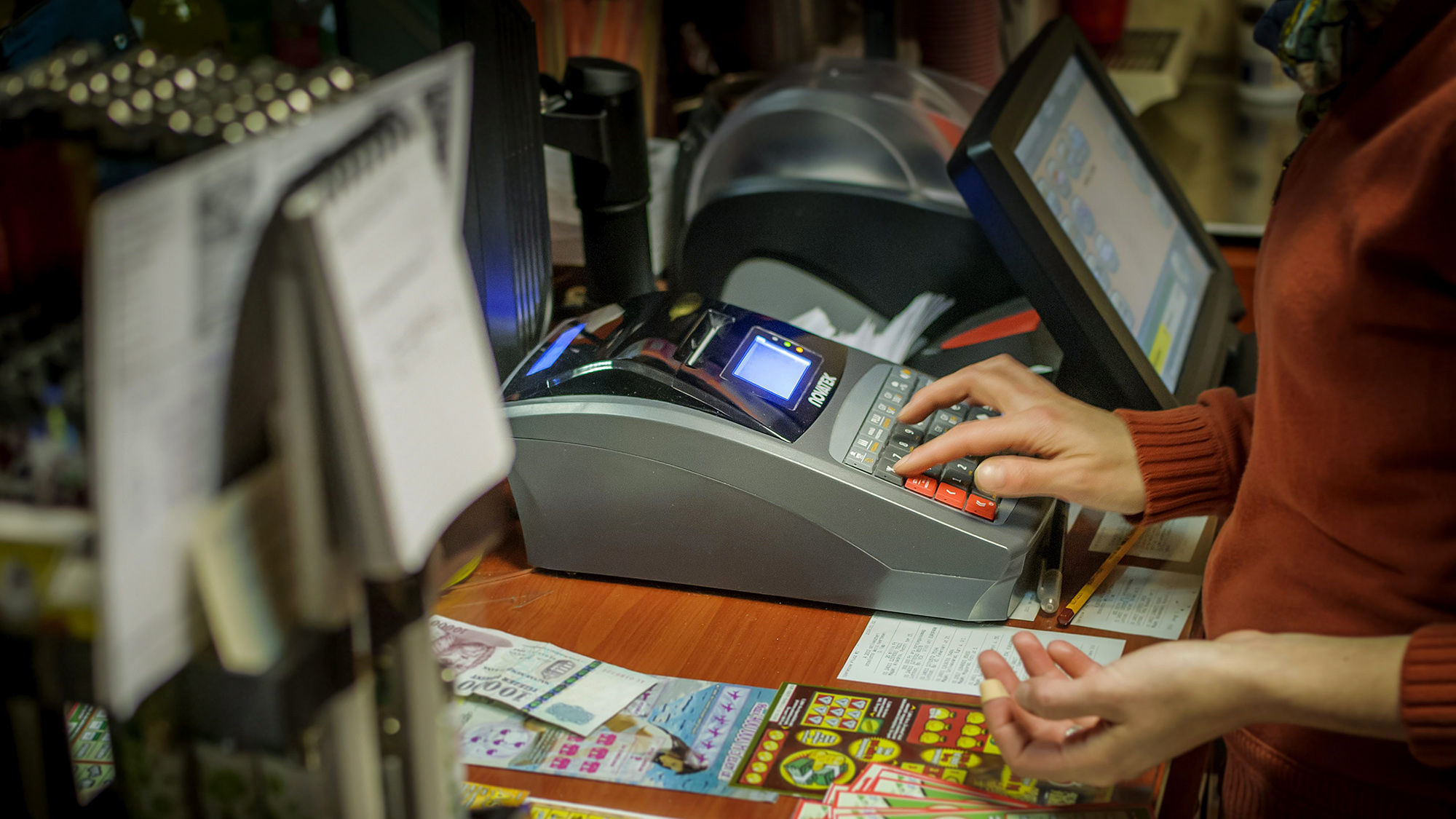 Három-négyezer pénztárgépet kell lecserélni őszig egy jogszabályváltozás miatt