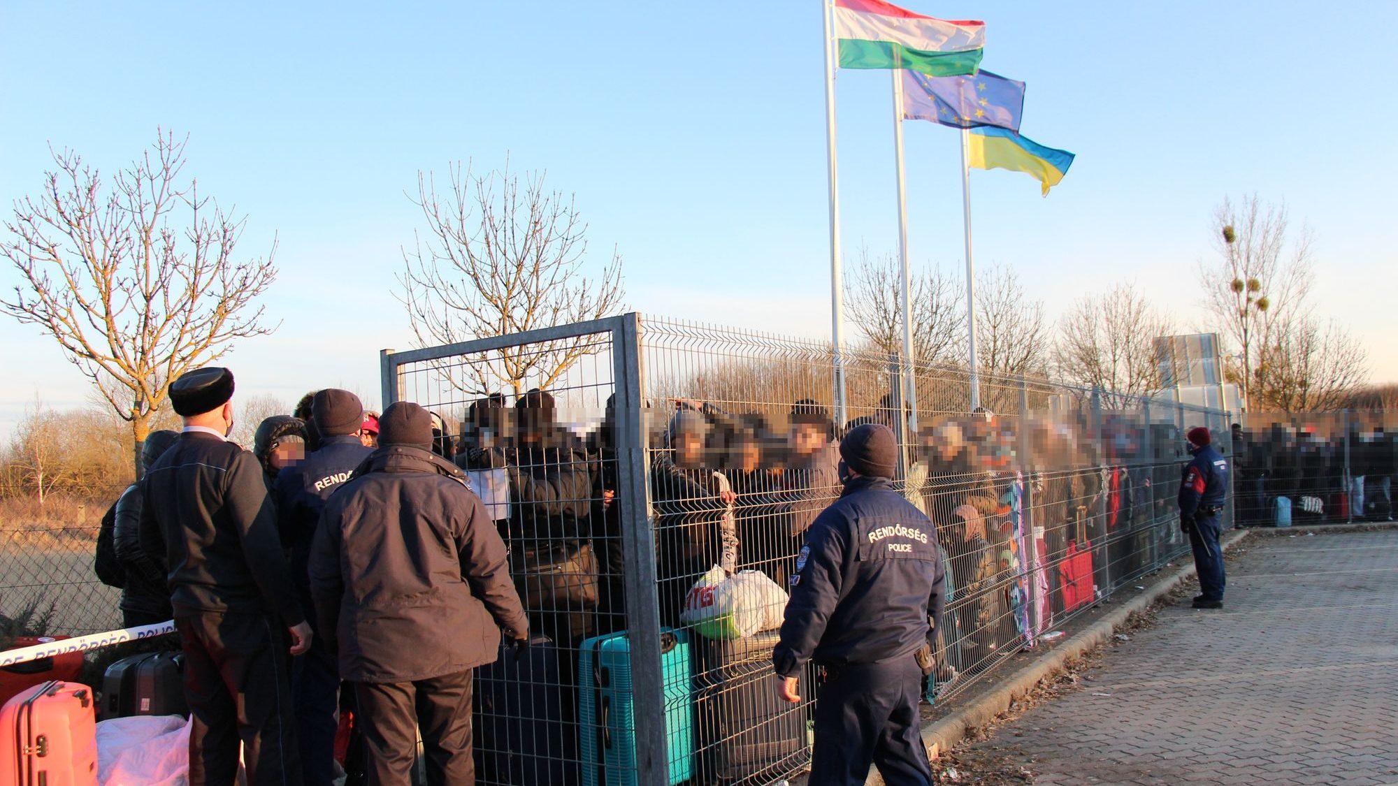 Okmány nélkül és lejárt iratokkal is beengedik az ukrajnai háború elől menekülőket