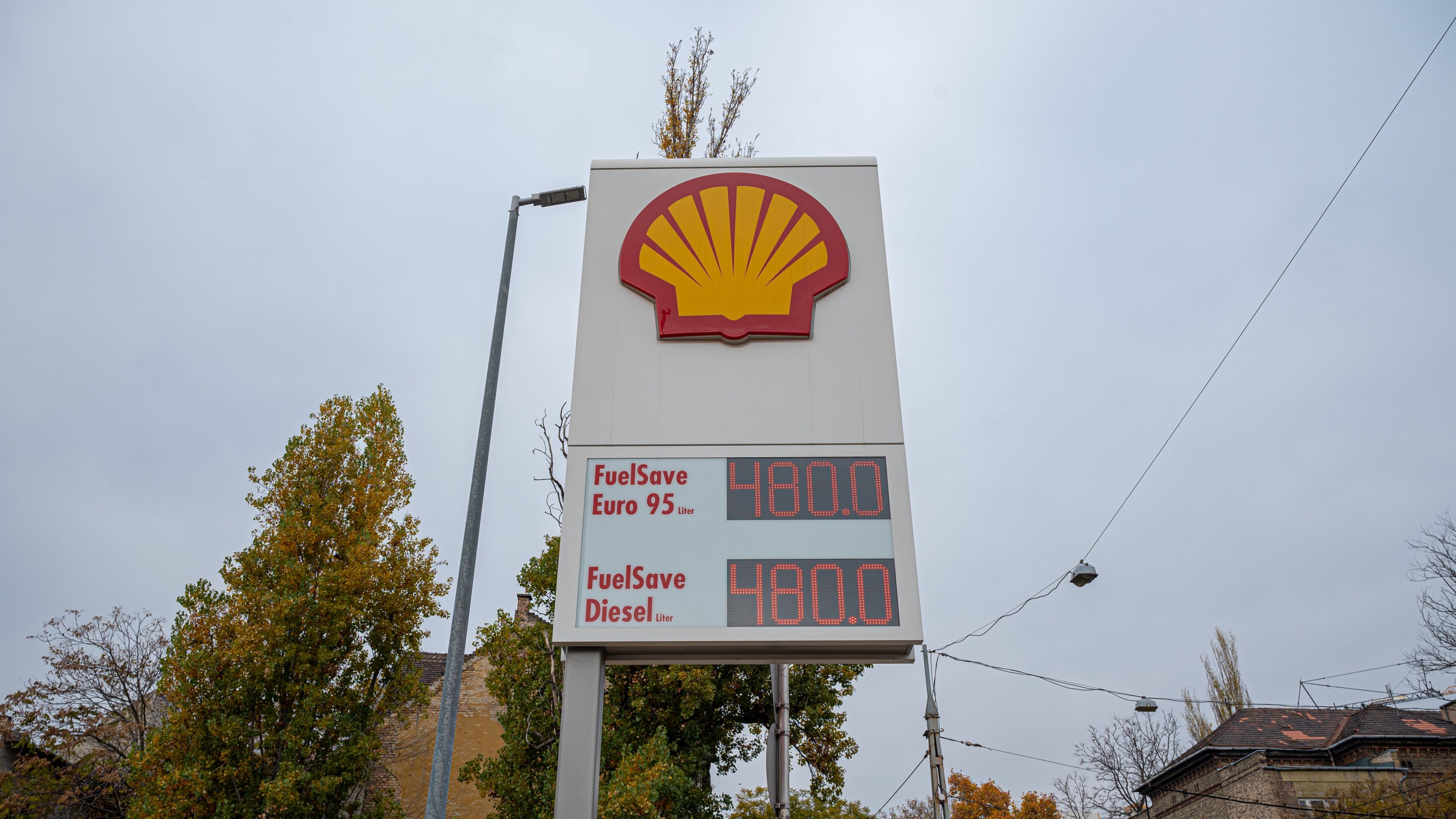 Tankolási limitet vezetett be a Shell 106 kúton