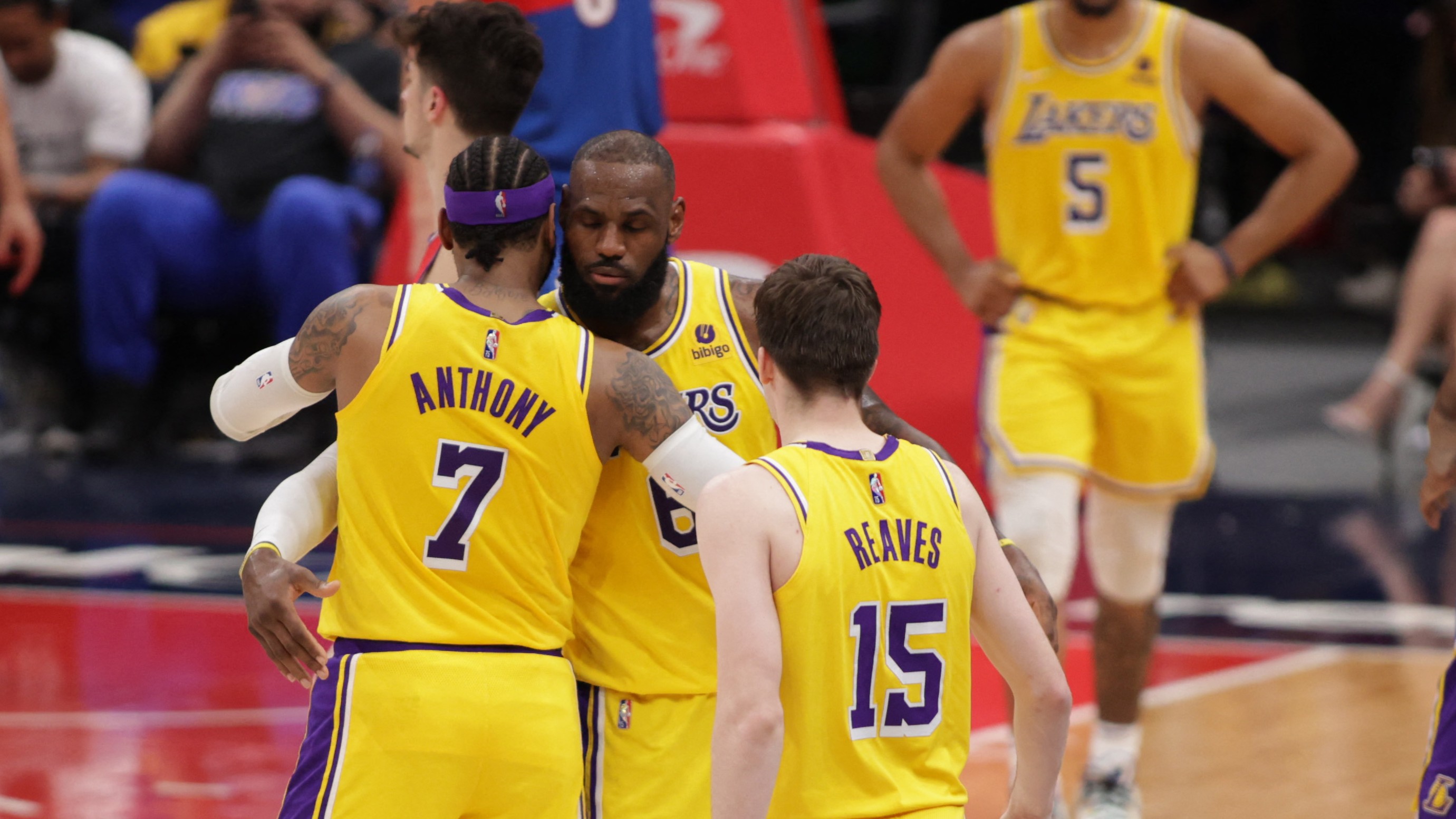 LeBron James történelmi meccse ellenére is kikapott a Lakers