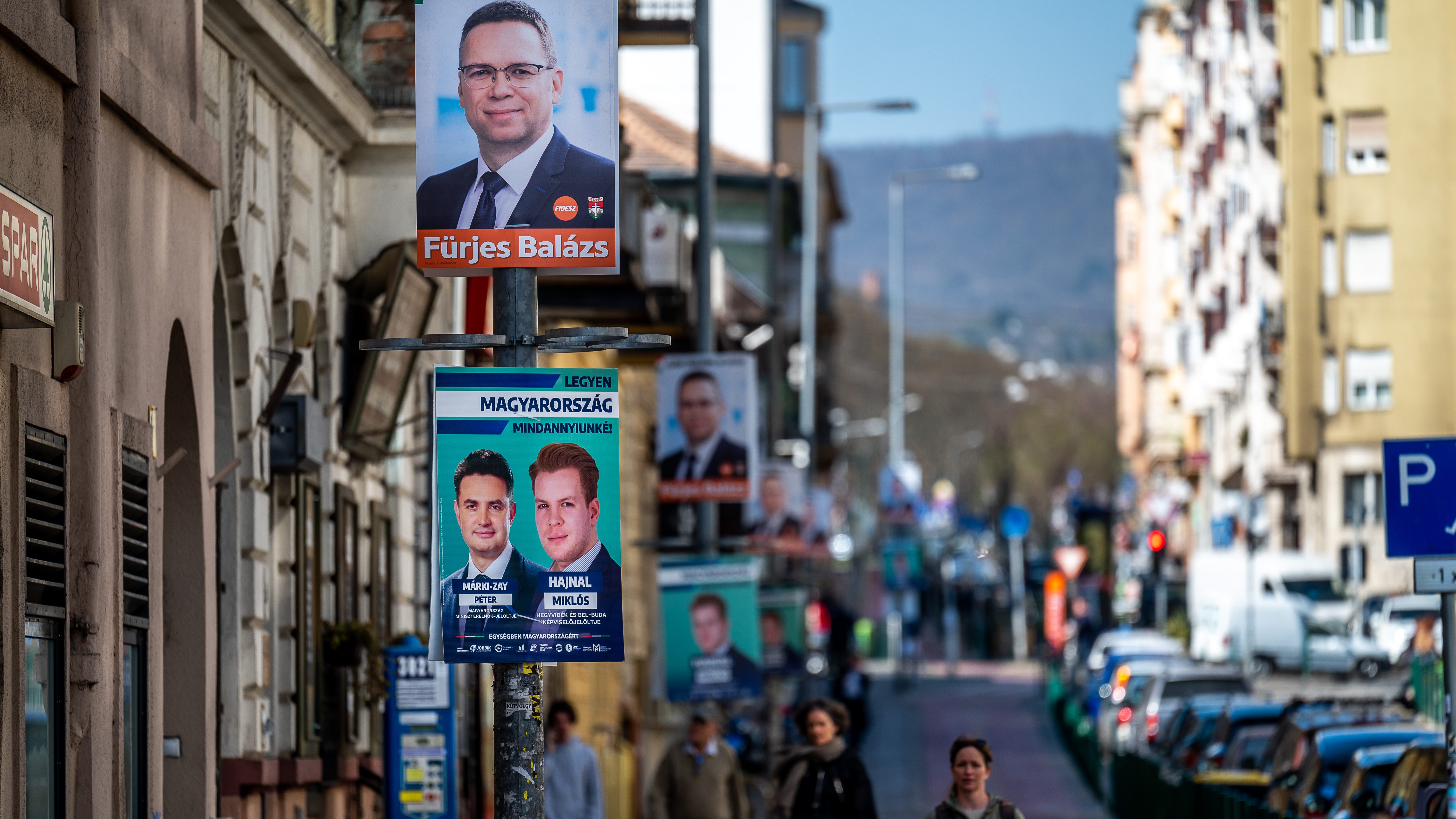 A választás előtti napon, felvételről sugározza Fürjes Balázs és Hajnal Miklós jelölti vitáját a Hegyvidék TV