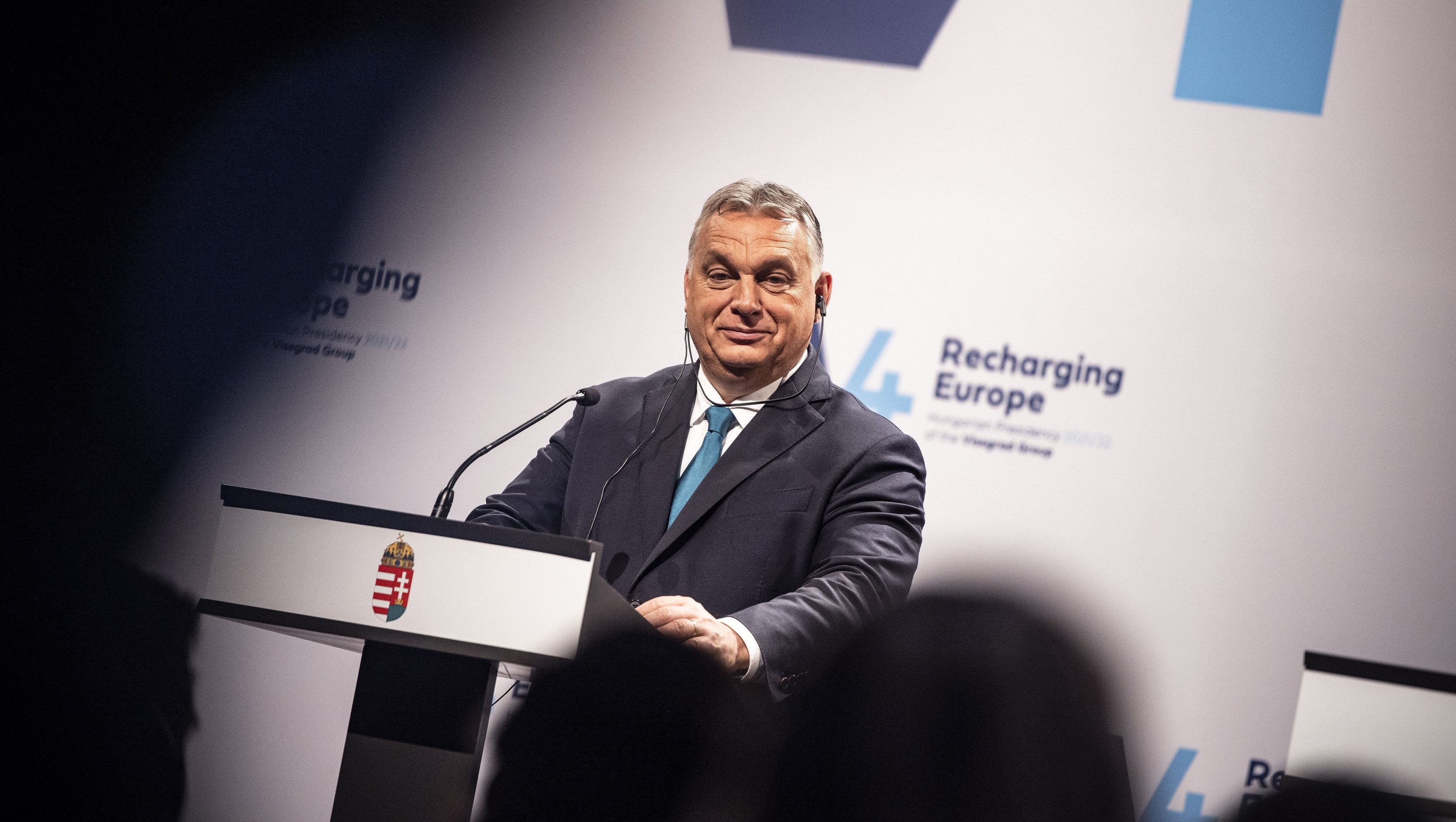Orbán: Kulturálisan annyira mást képvisel a baloldal, mint a magyar többség, hogy ez a szakadék nem hidalható át