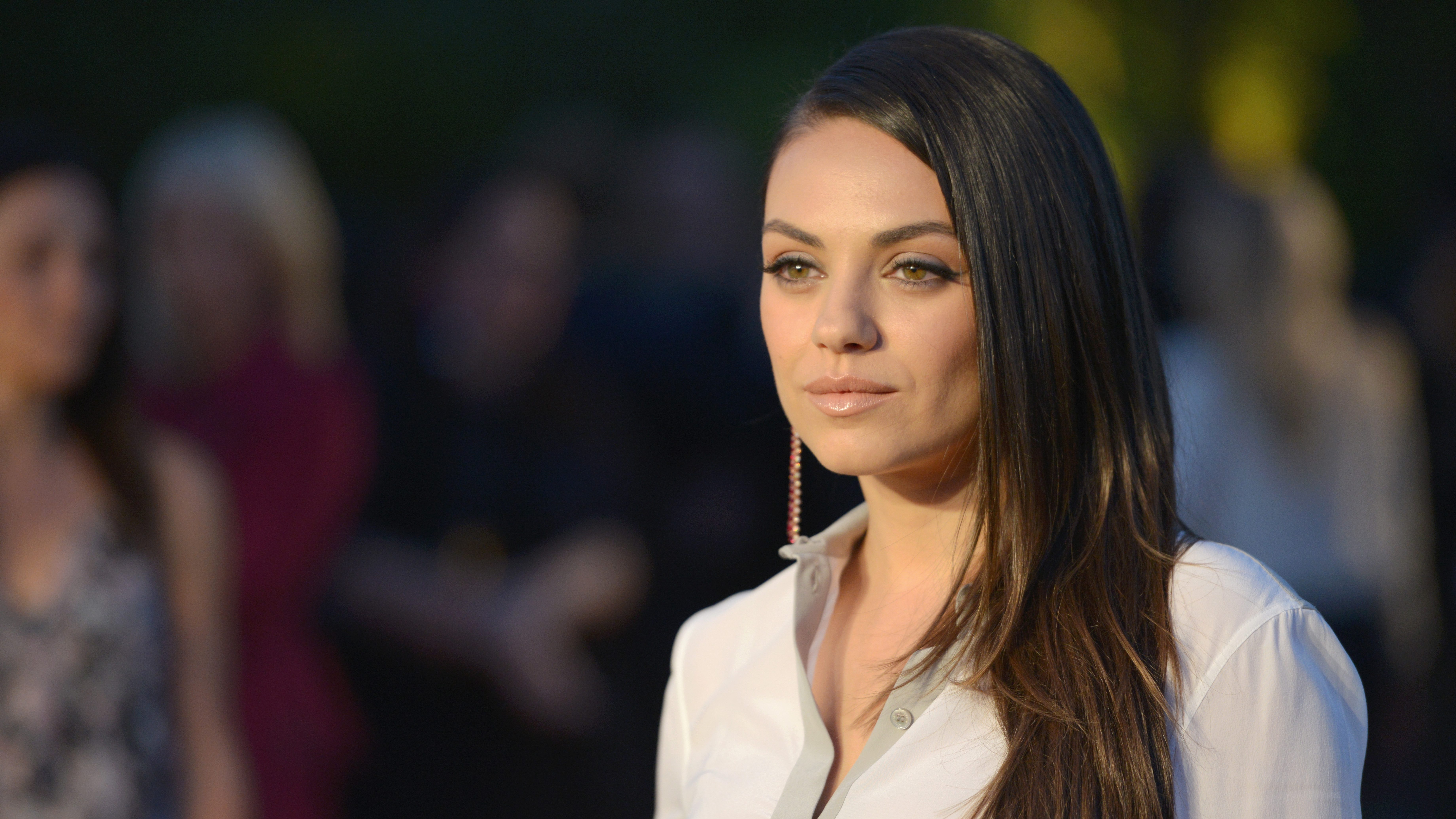 Mila Kunis a gyerekeivel is beszélgetni szokott az ukrán gyökereiről és a háborúról