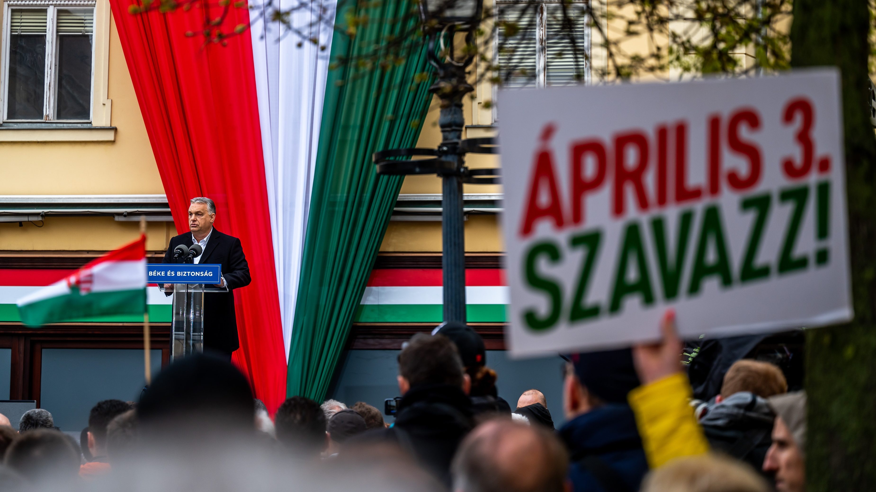 IDEA Intézet: több tízezren csak a választás napján dönthetik el, kire szavaznak