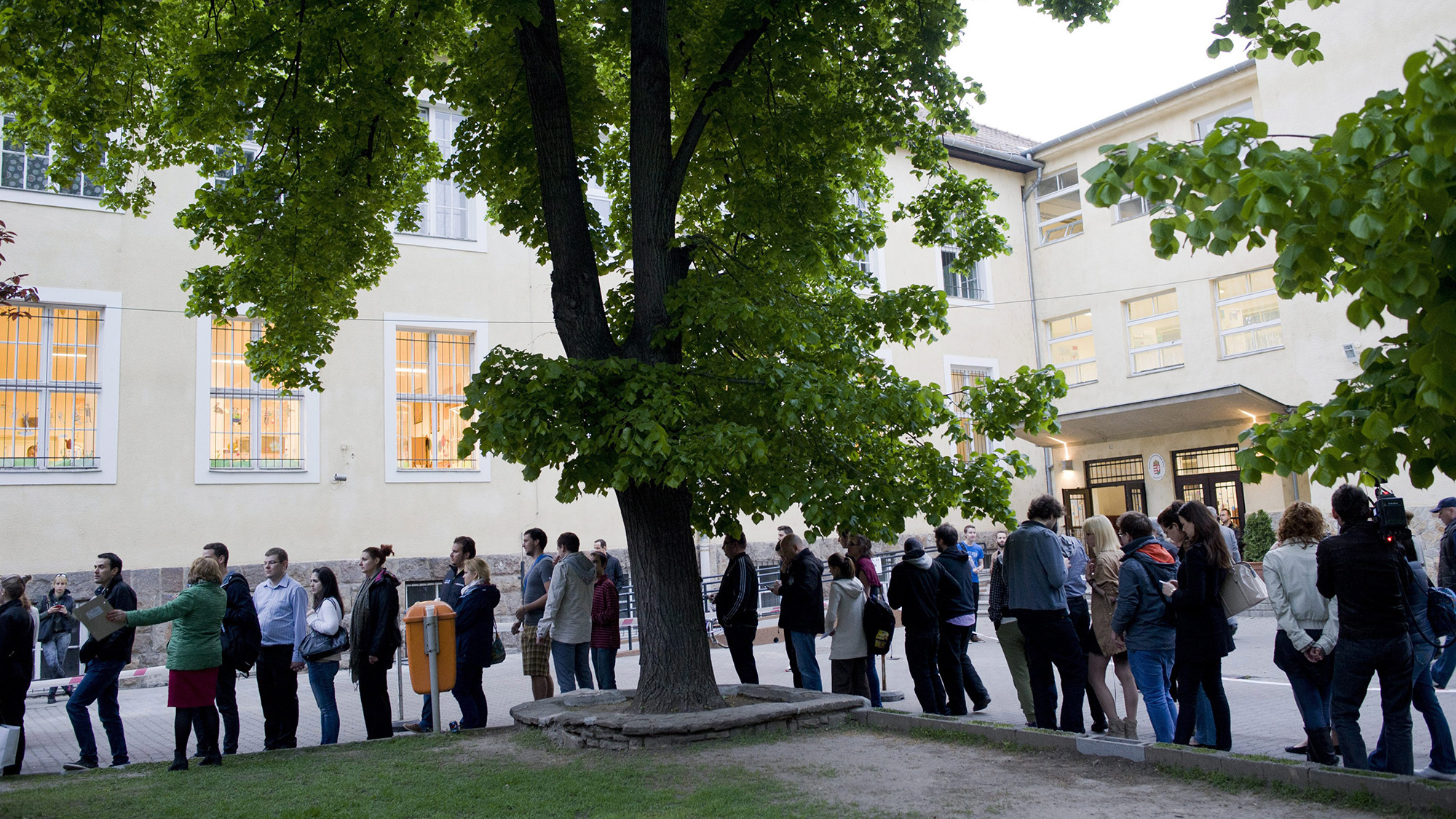 A Fidesznek vagy az ellenzéknek kedvez, ha esik és hideg van?