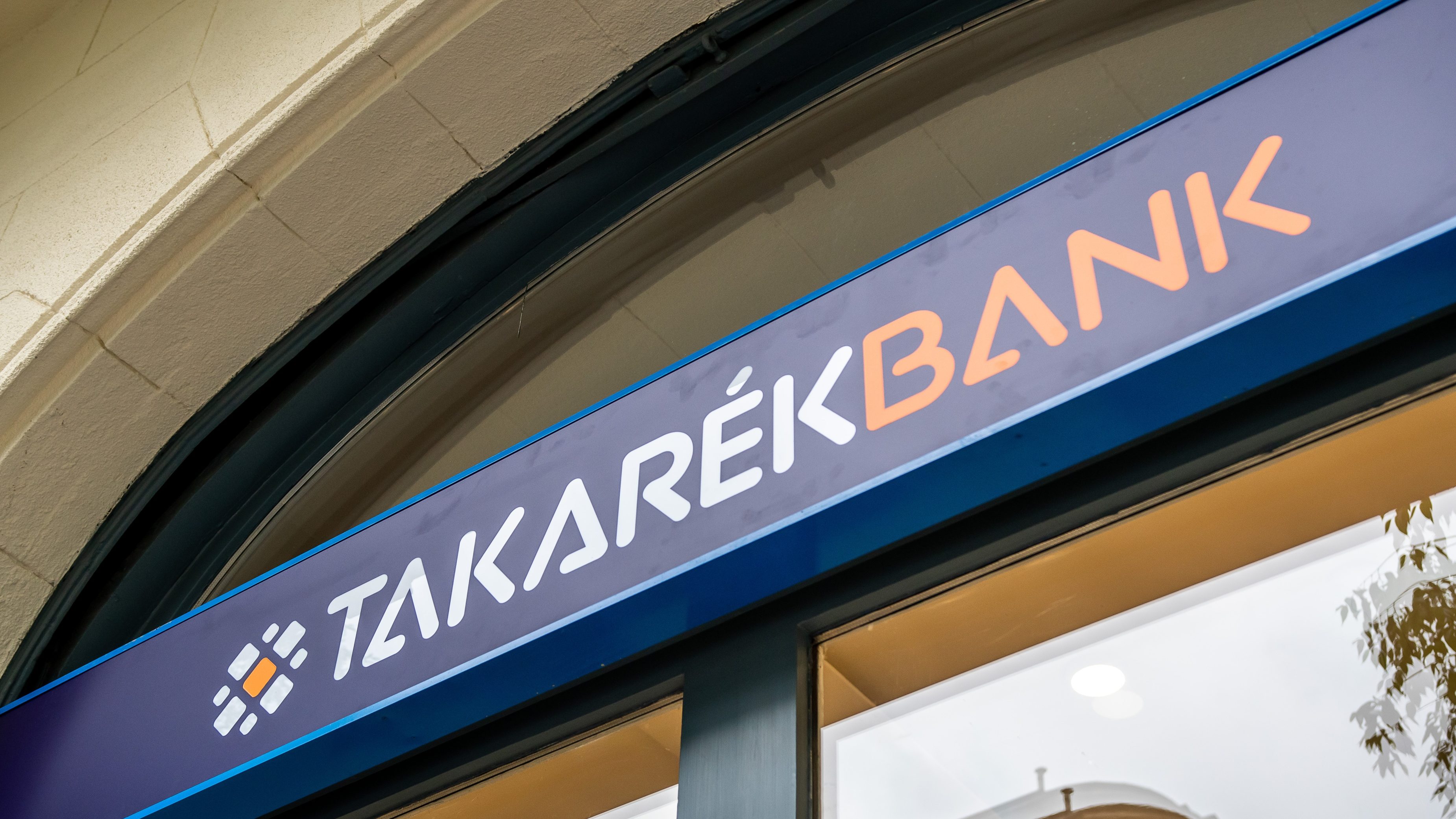 Megbírságolta az MNB a Takarékbankot – a bank késlekedett például az azonnali jóváírással