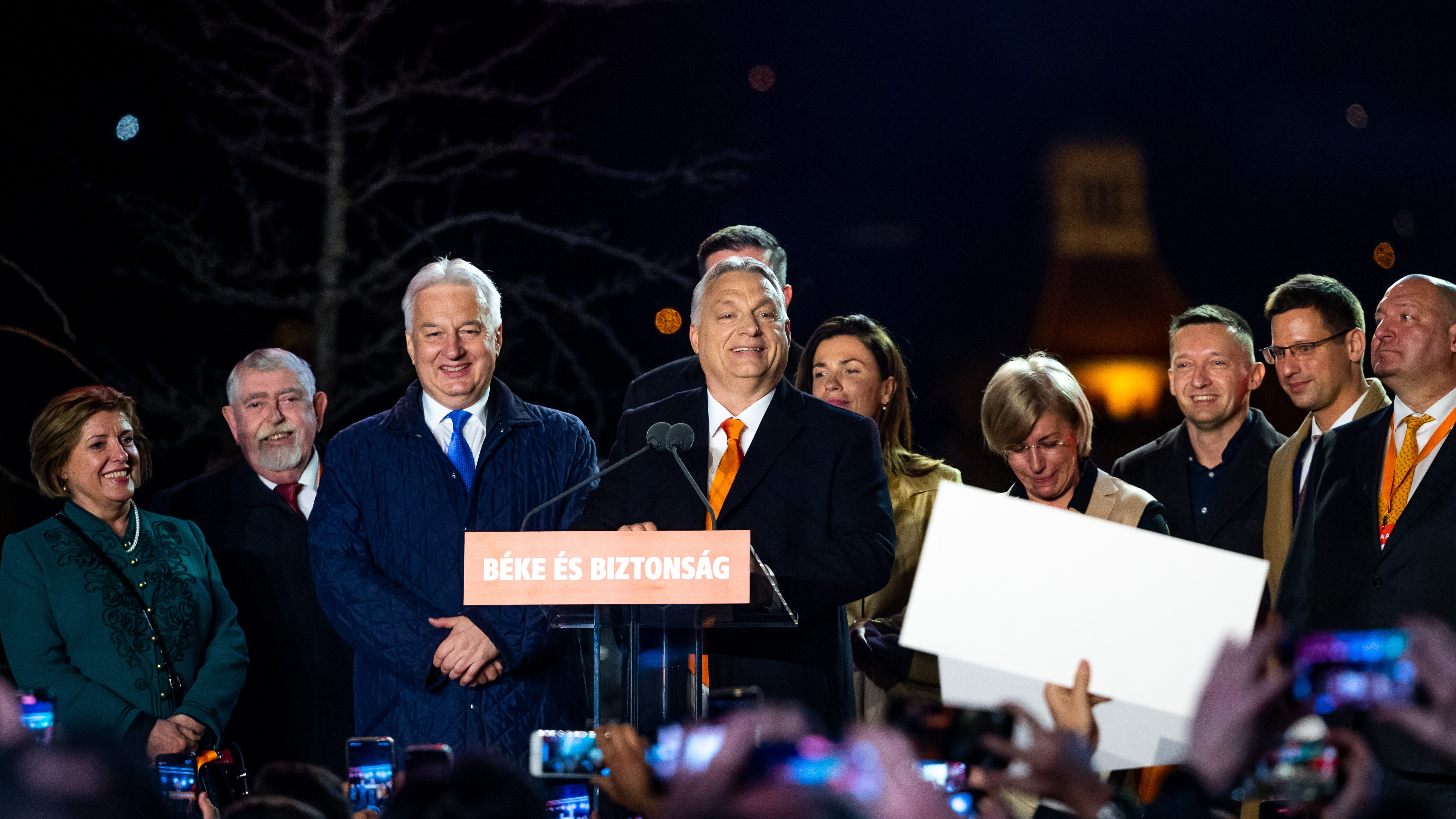 Száz százalékos a feldolgozottság: a Fidesz végül 135 mandátumot szerzett