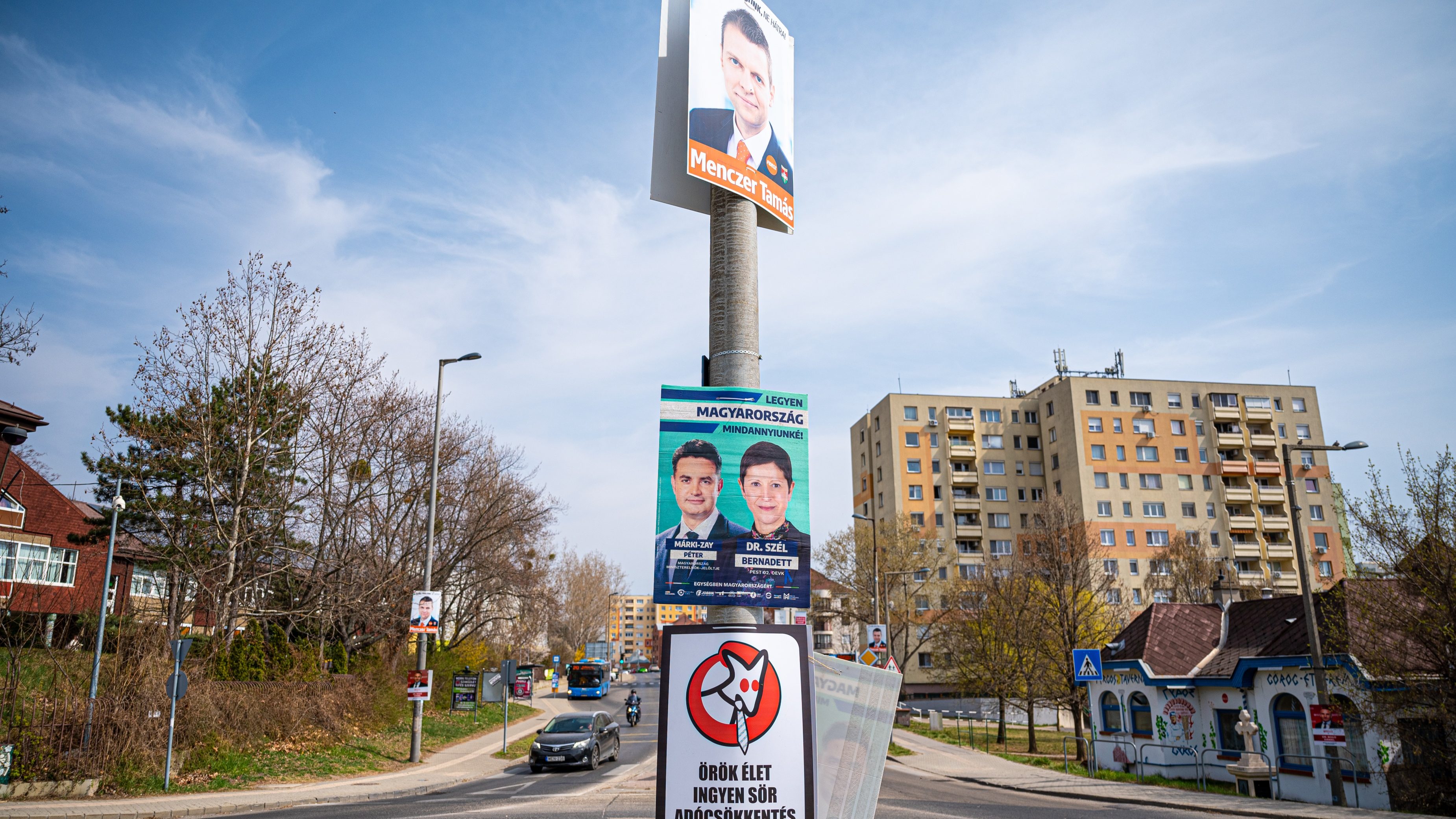Már csak három hét van a választási plakátok eltávolítására