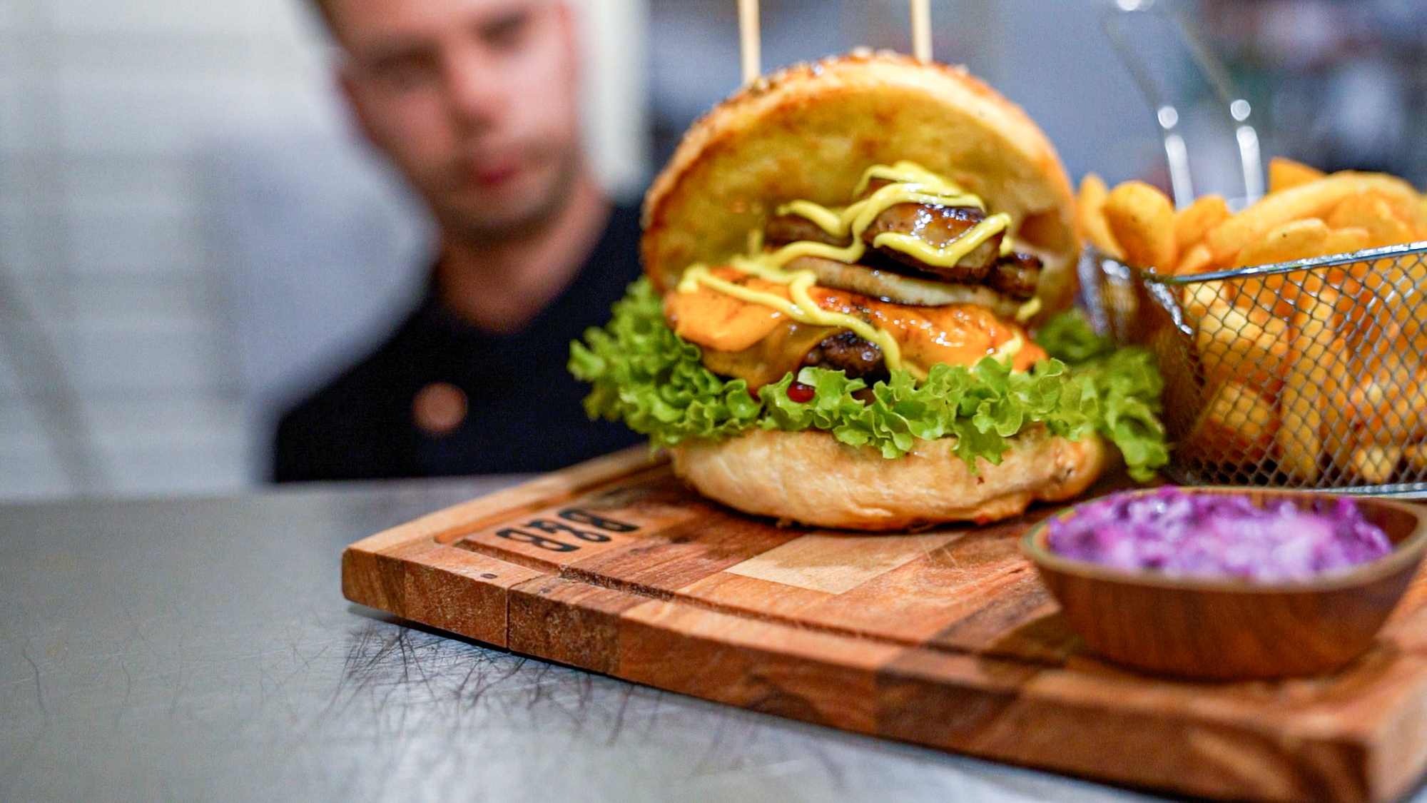 Jó hamburgert akart enni – így lett a pohárszedőből étteremtulajdonos