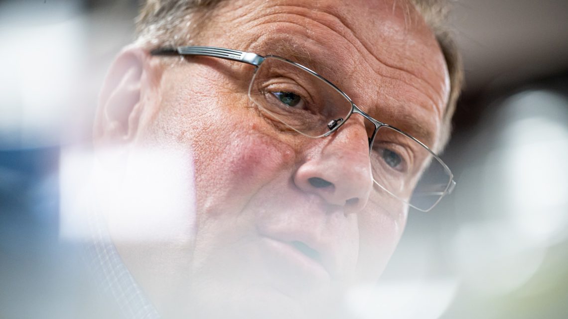 Navracsics Tibor miniszter, de közkatona is lehet