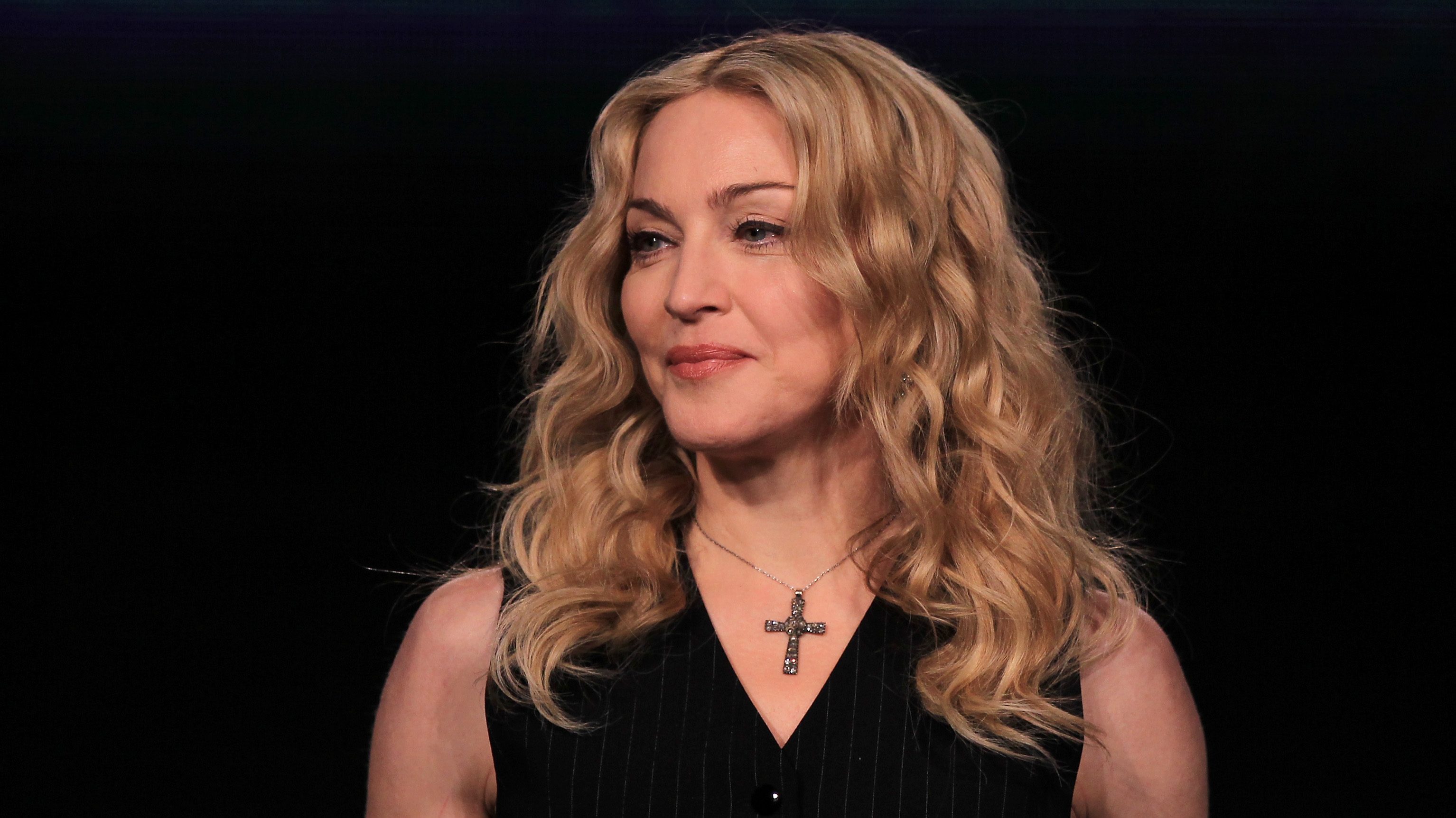 Madonna Twitteren kért találkozót Ferenc pápától, hogy megvitassanak néhány fontos ügyet