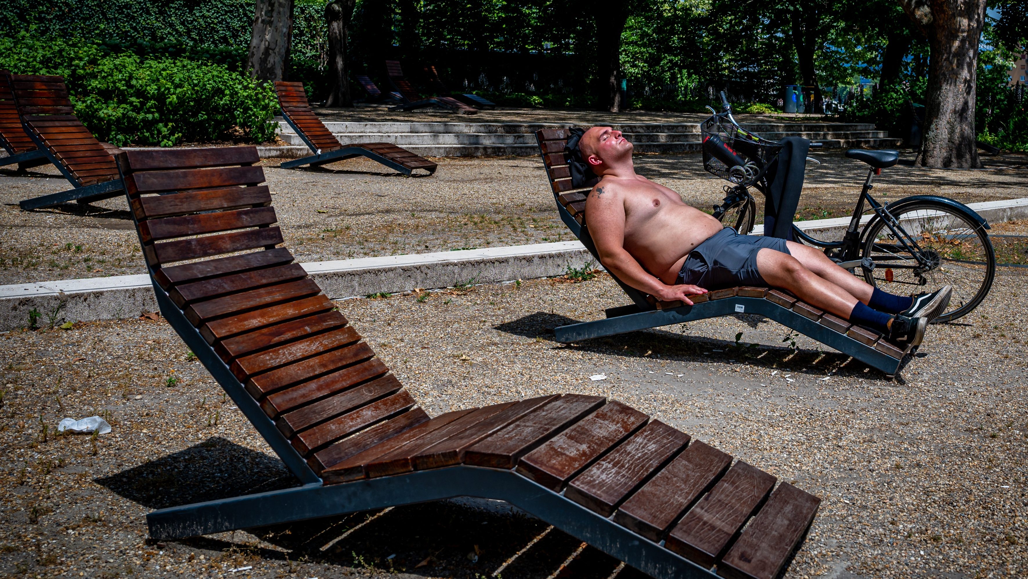 Napról napra melegebb lesz, figyelmeztetést adtak ki zivatarok miatt