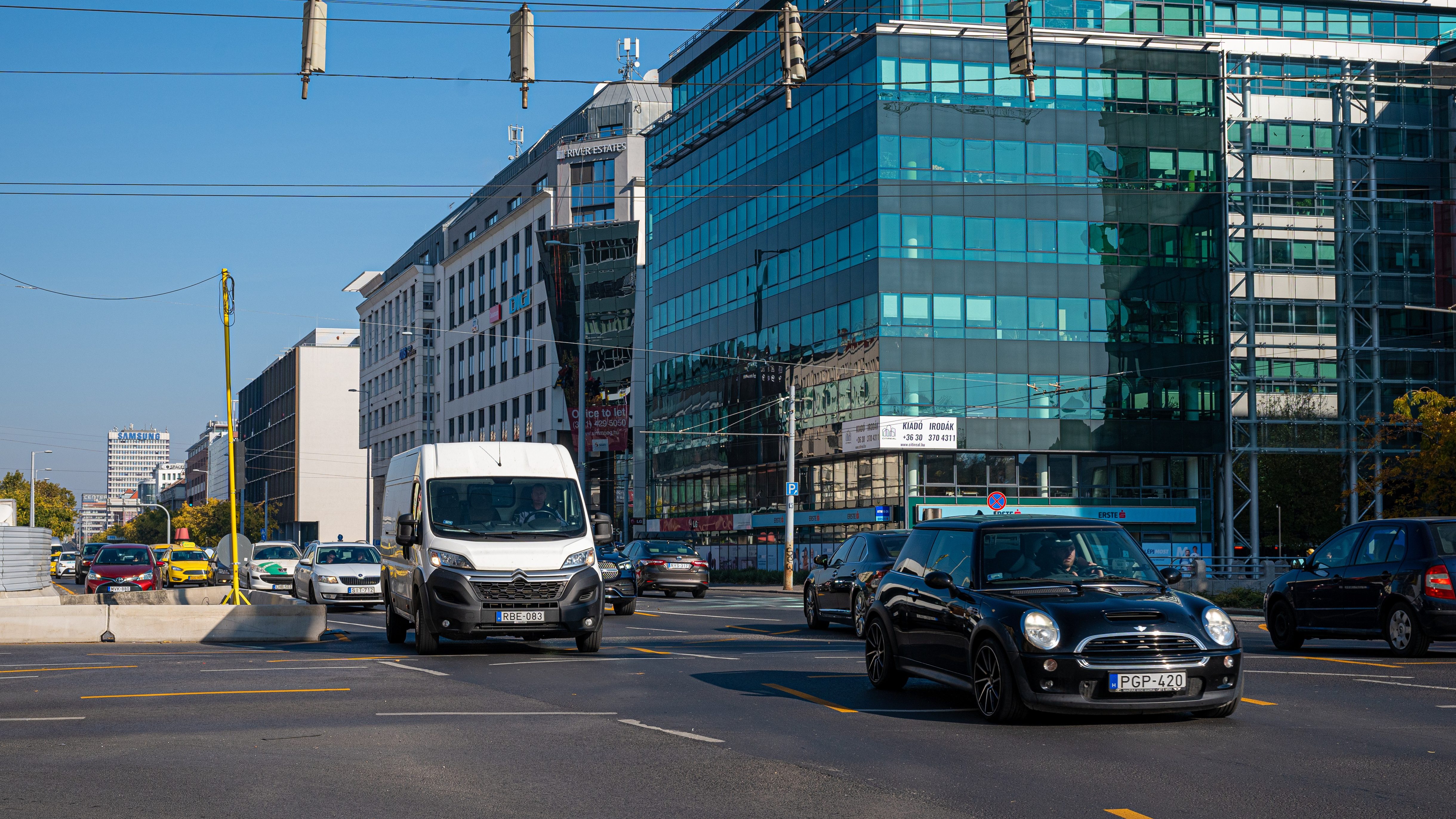 Méregdrágán adják a használt autókat, egyes modellek ára duplázódott