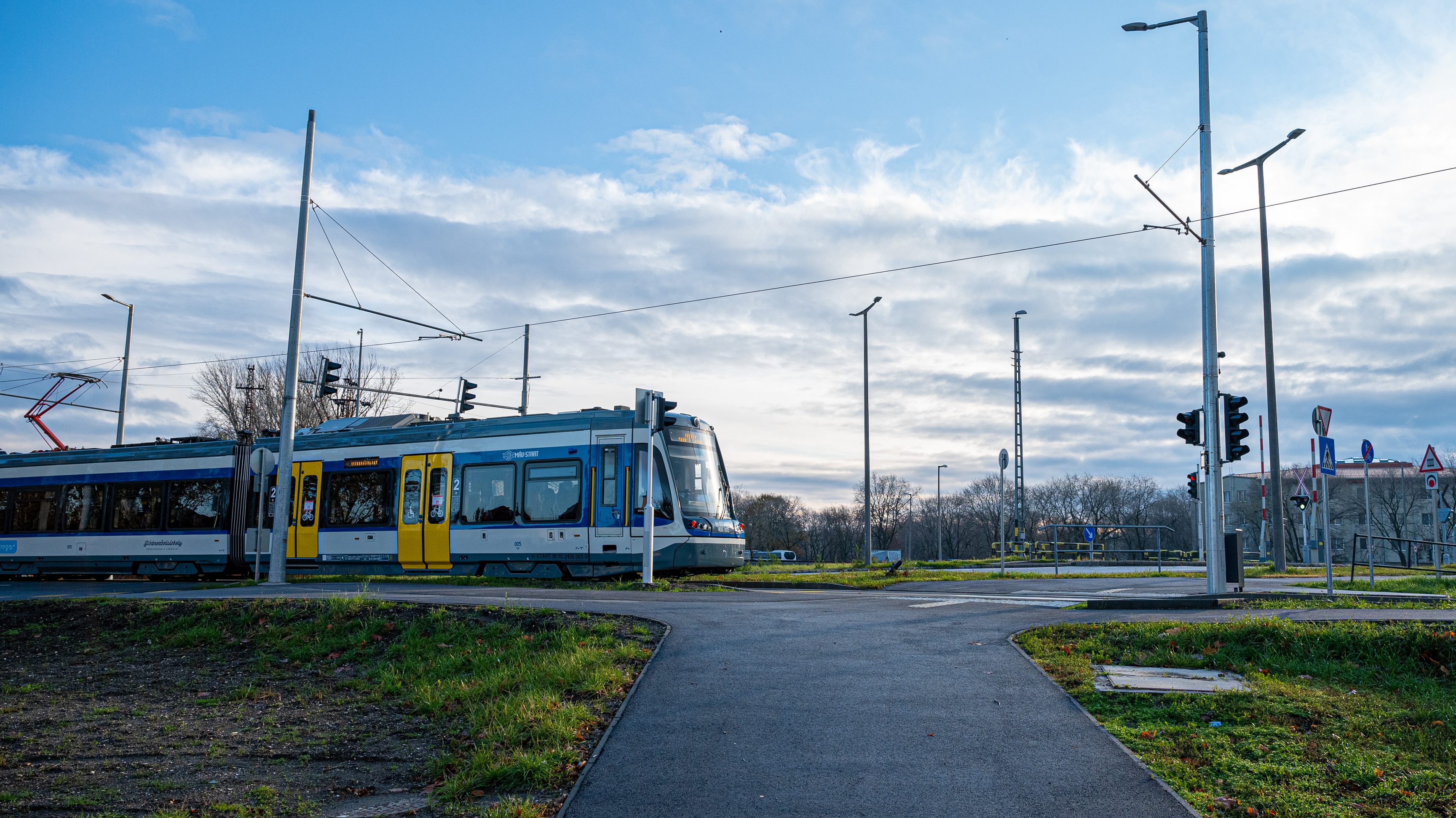 Annyi a probléma a tram-train-el, hogy újra meg kellett hosszabbítani a próbaidőszakot