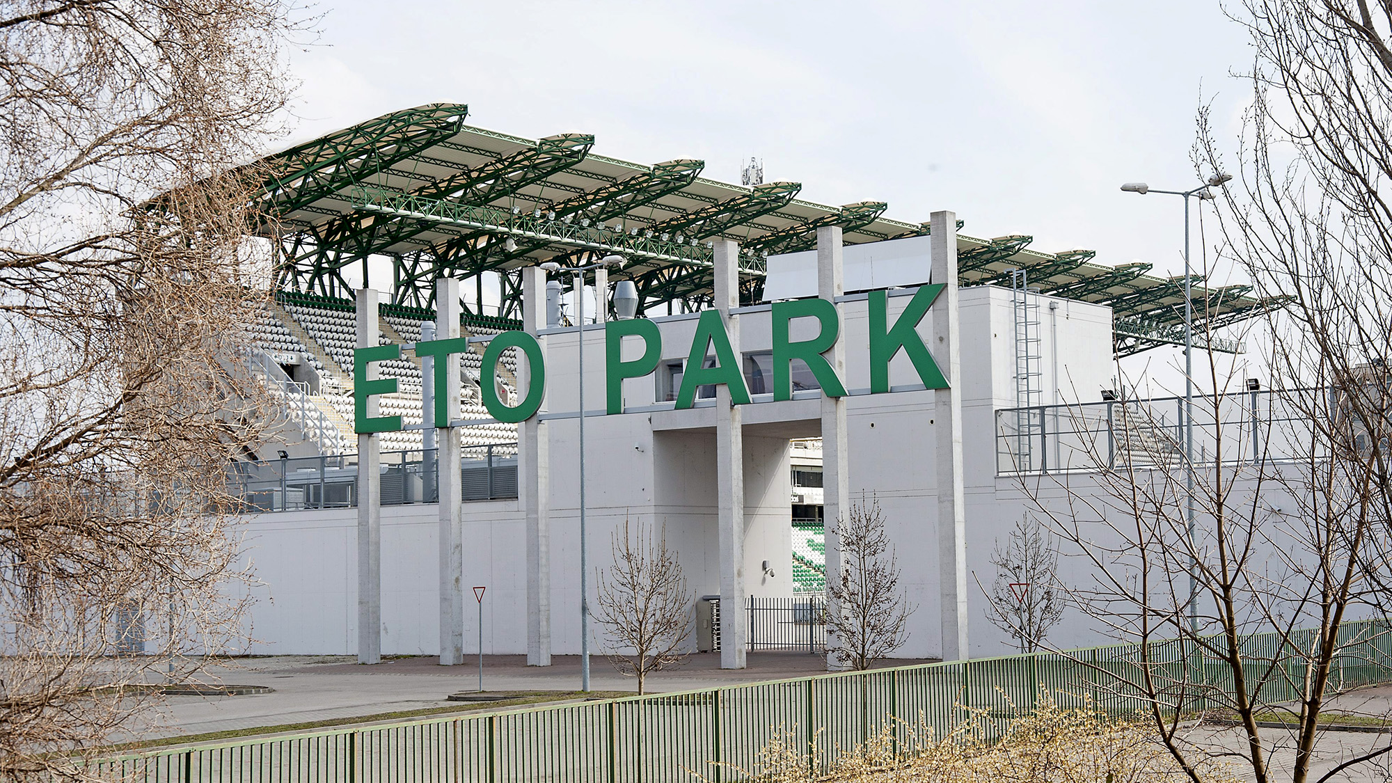 Nagyot bukott az állam a győri Quaestor-sztorin, de megszerezte a stadiont