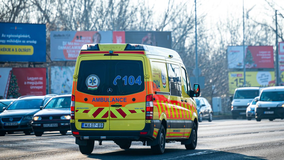 Rendőrök mentették meg a 23 éves nő életét