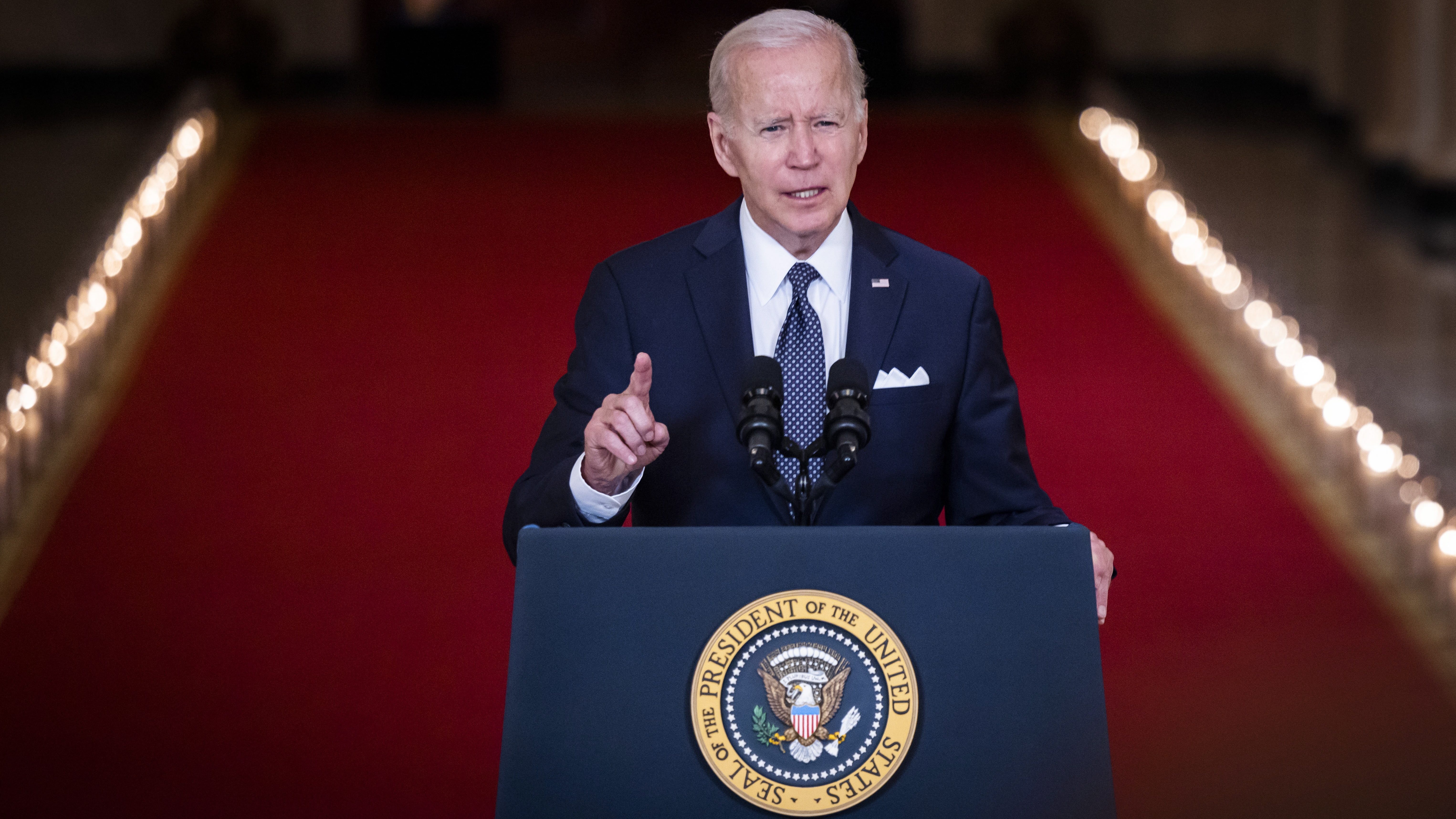 „Mennyi vérontást kell még tétlenül eltűrnünk?” – Biden szigorítaná az amerikai fegyvertartást