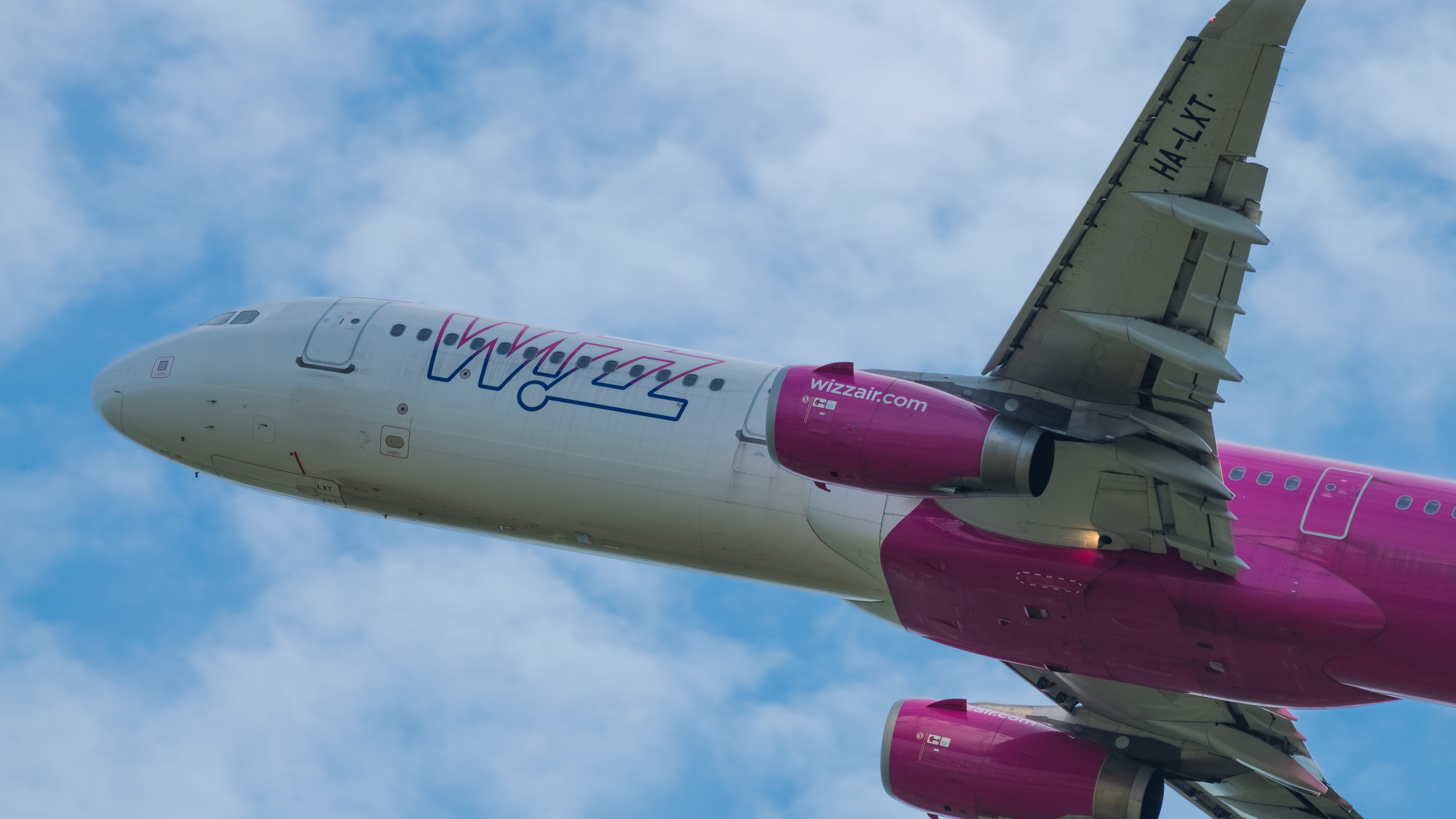 Magyar Hang: A vihar miatt nem tudott Budapesten leszállni a Wizz Air egyik gépe