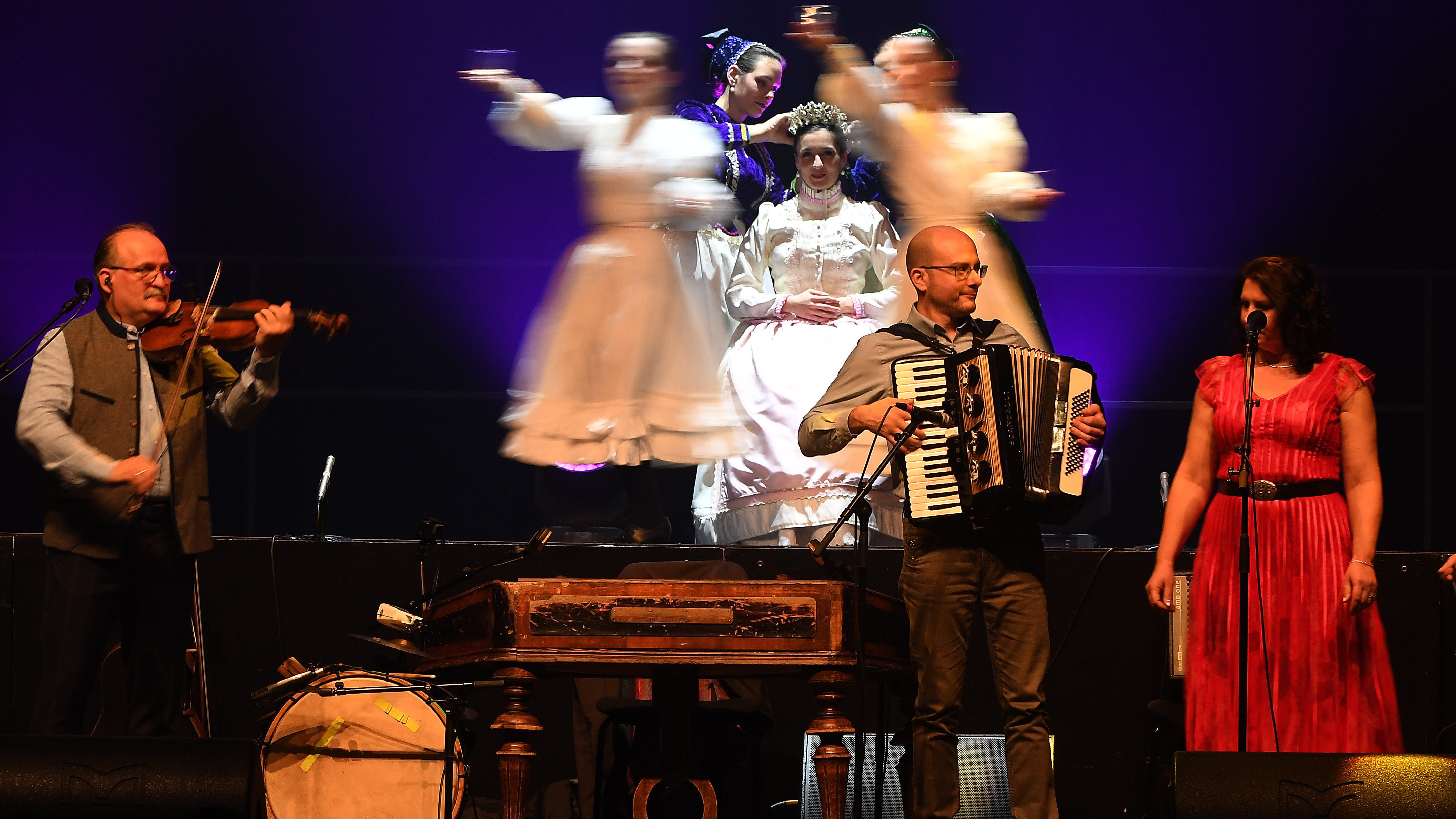 Múzeumok éjszakája: Csík Zenekar koncert és zseblámpás hangulatséta a Fiumei úti sírkertben