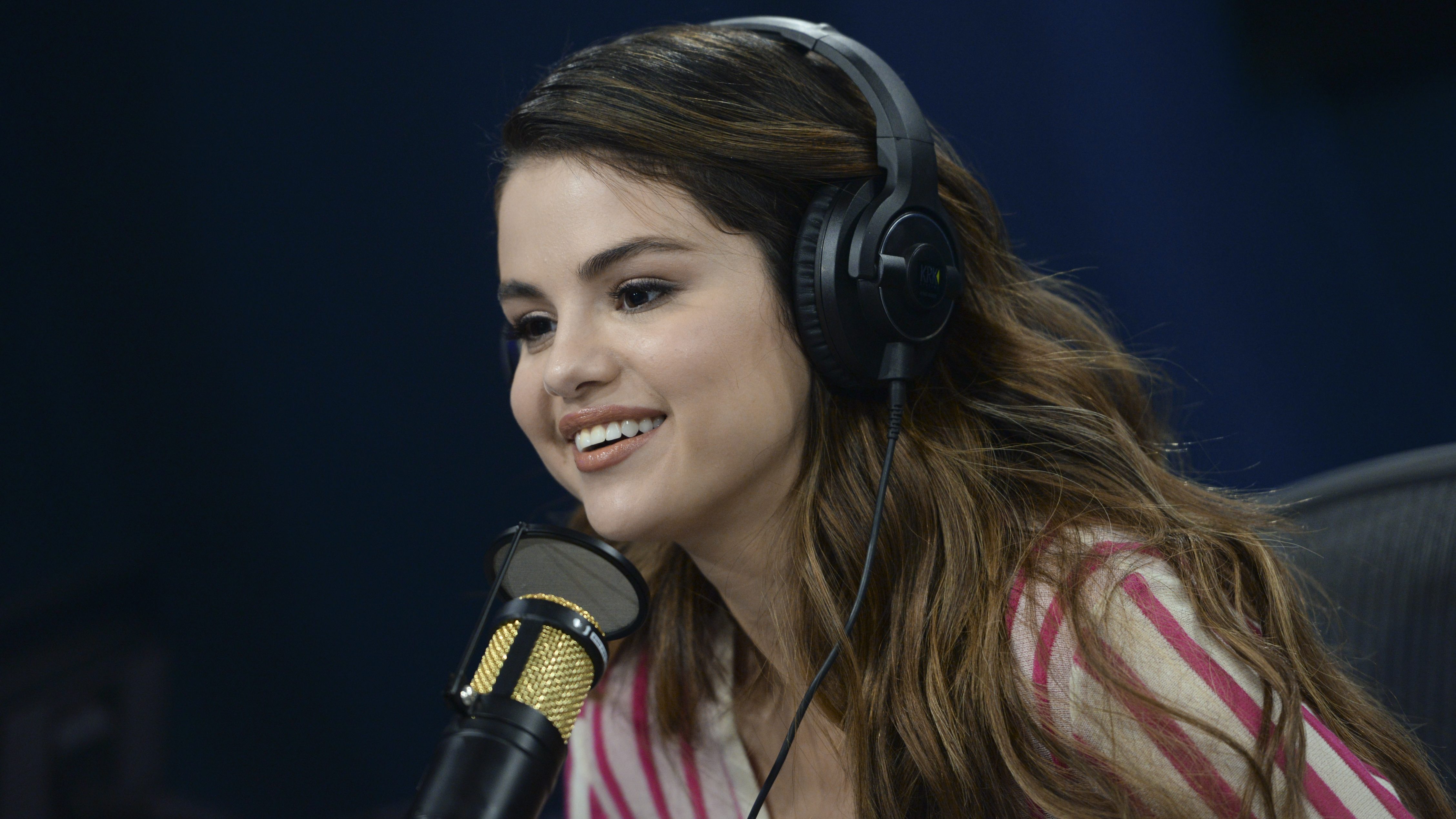 Selena Gomez már szégyelli, hogy meztelenül pózolt az egyik albuma borítóján