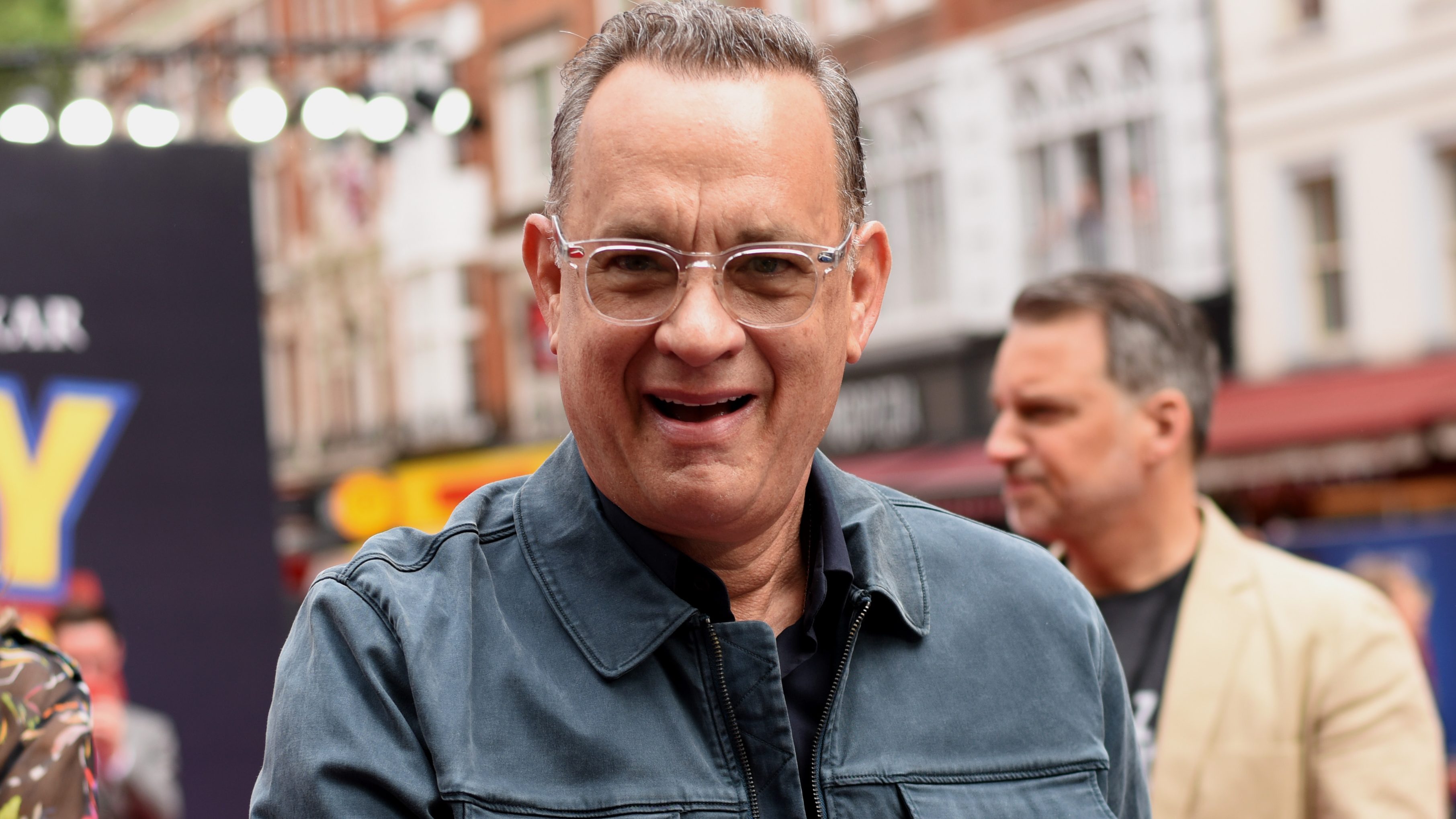 Tom Hanks egyszerűen az egója miatt szeret beállítani idegenek esküvőjére