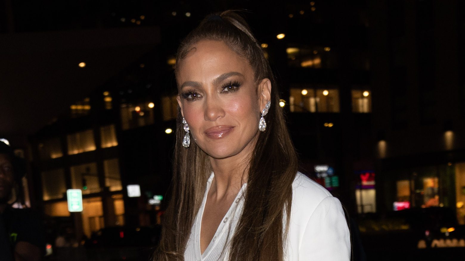 Jennifer Lopez férfipizsamában szállt fel a magángépére