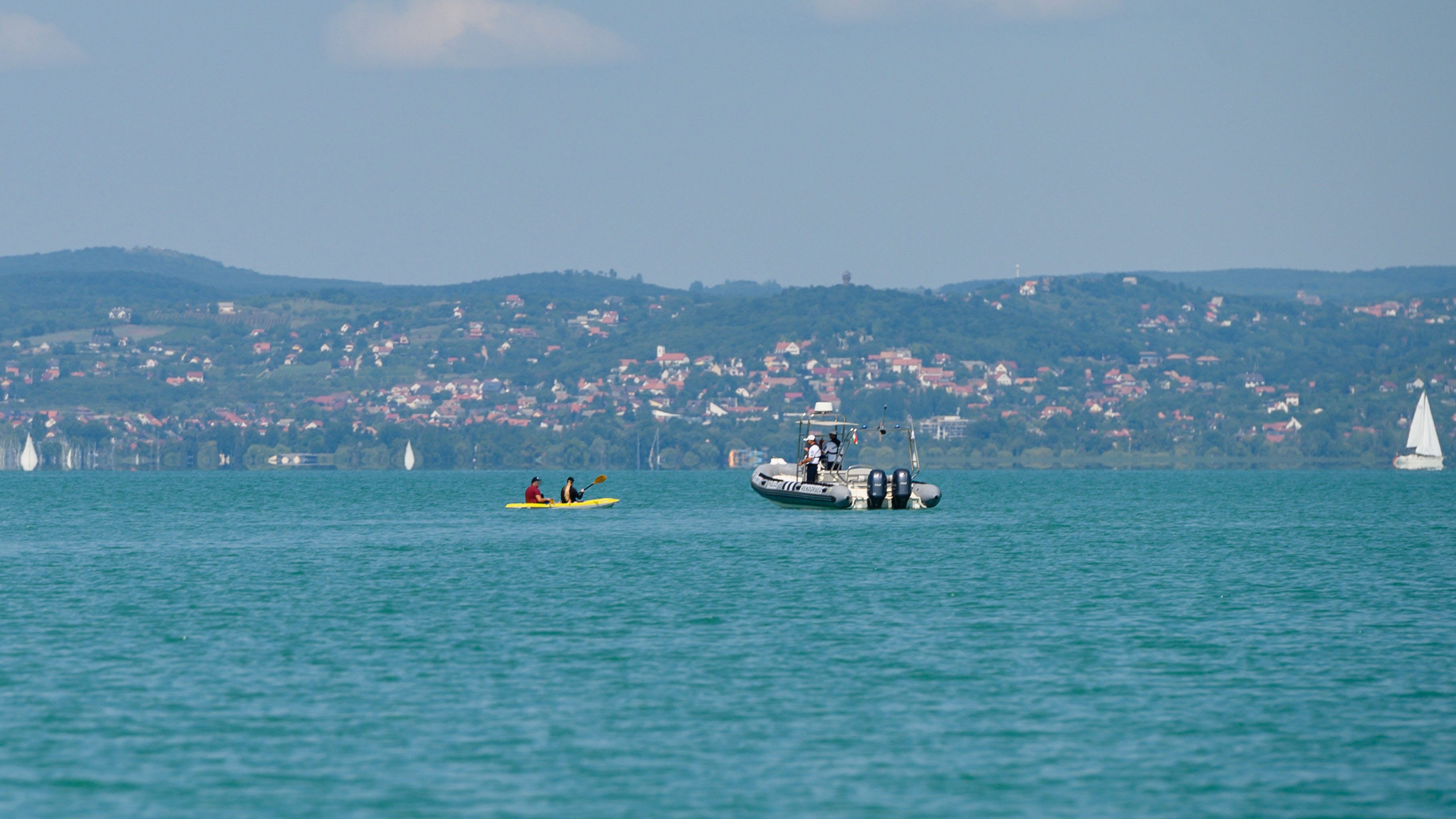 Belefulladt a Balatonba egy férfi a siófoki strandnál