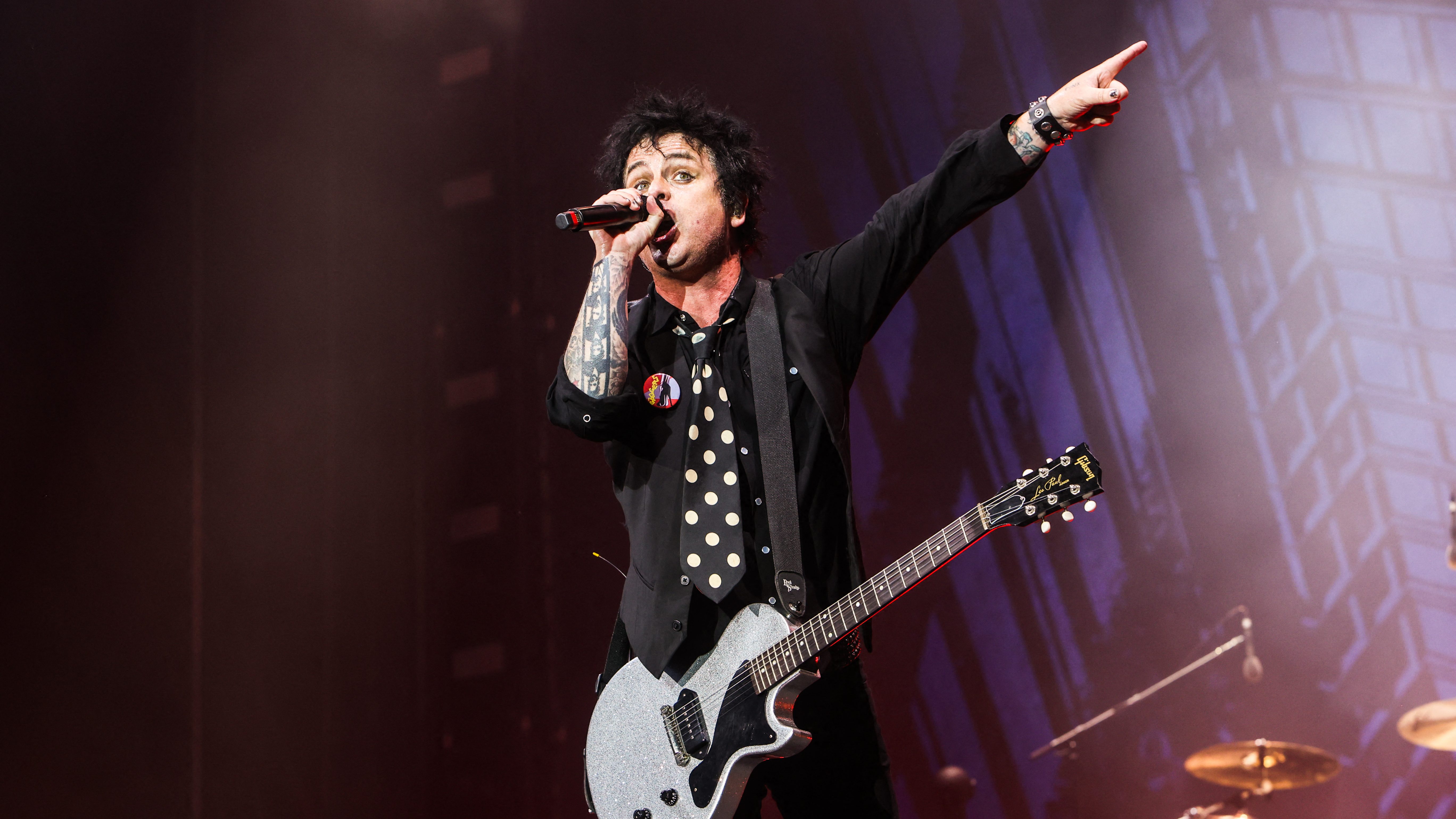 A Green Day énekese lemond amerikai állampolgárságáról