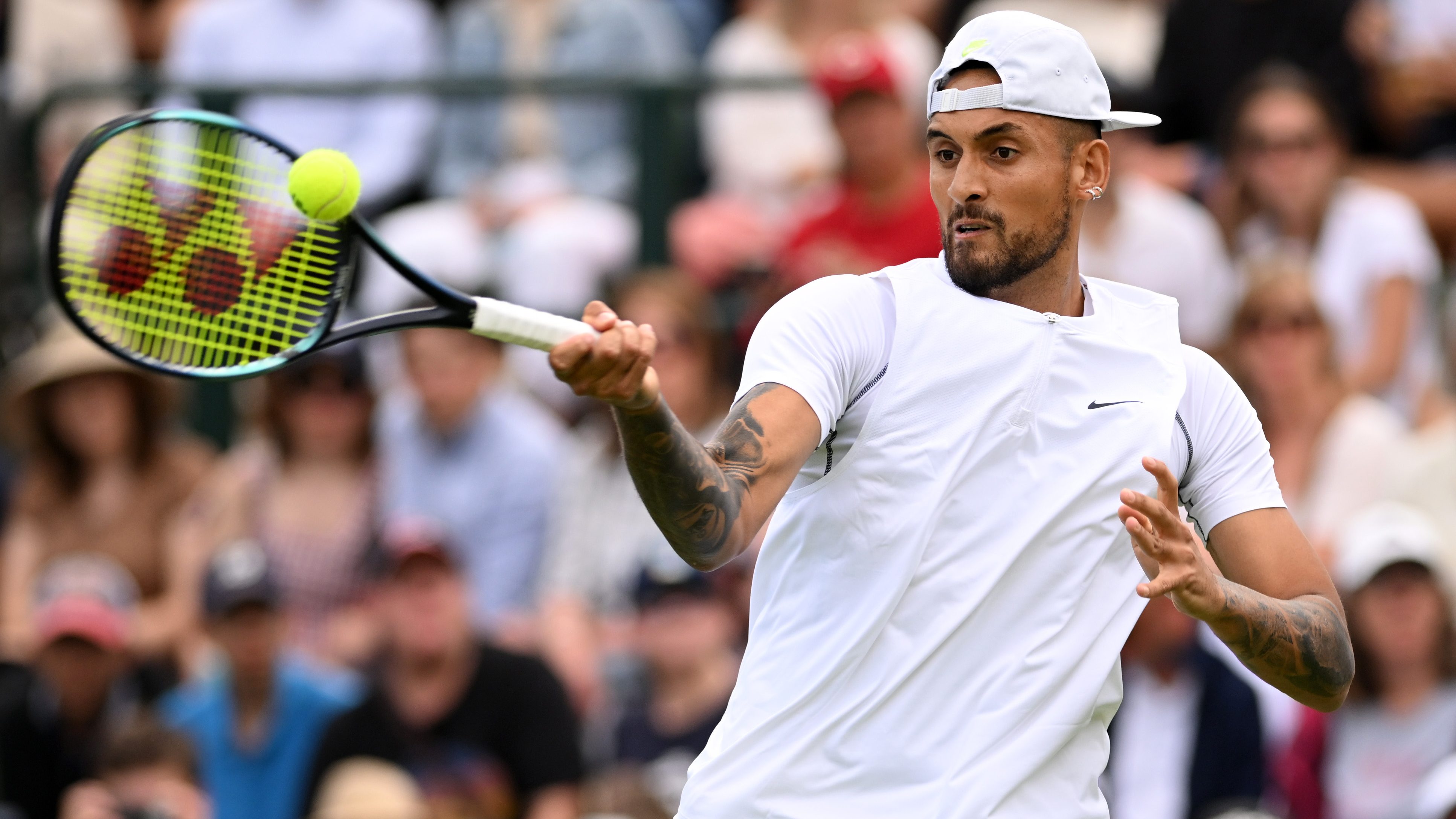 A dühkitöréseiről híres teniszező 12 perc alatt akadt ki Wimbledonban