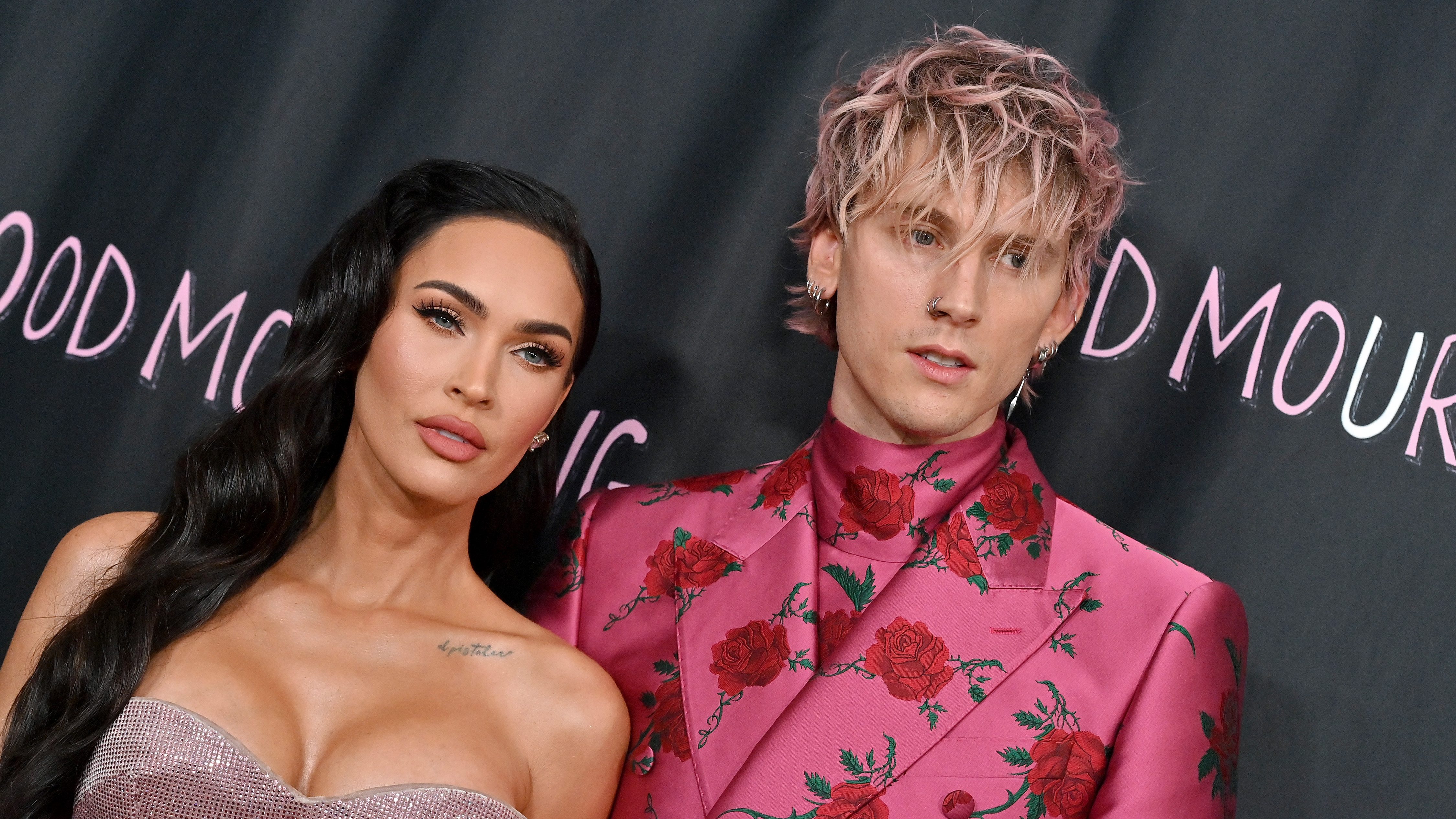 Machine Gun Kelly az öngyilkossági kísérlete után a terápia minden létező formáját kipróbálta Megan Fox-szal