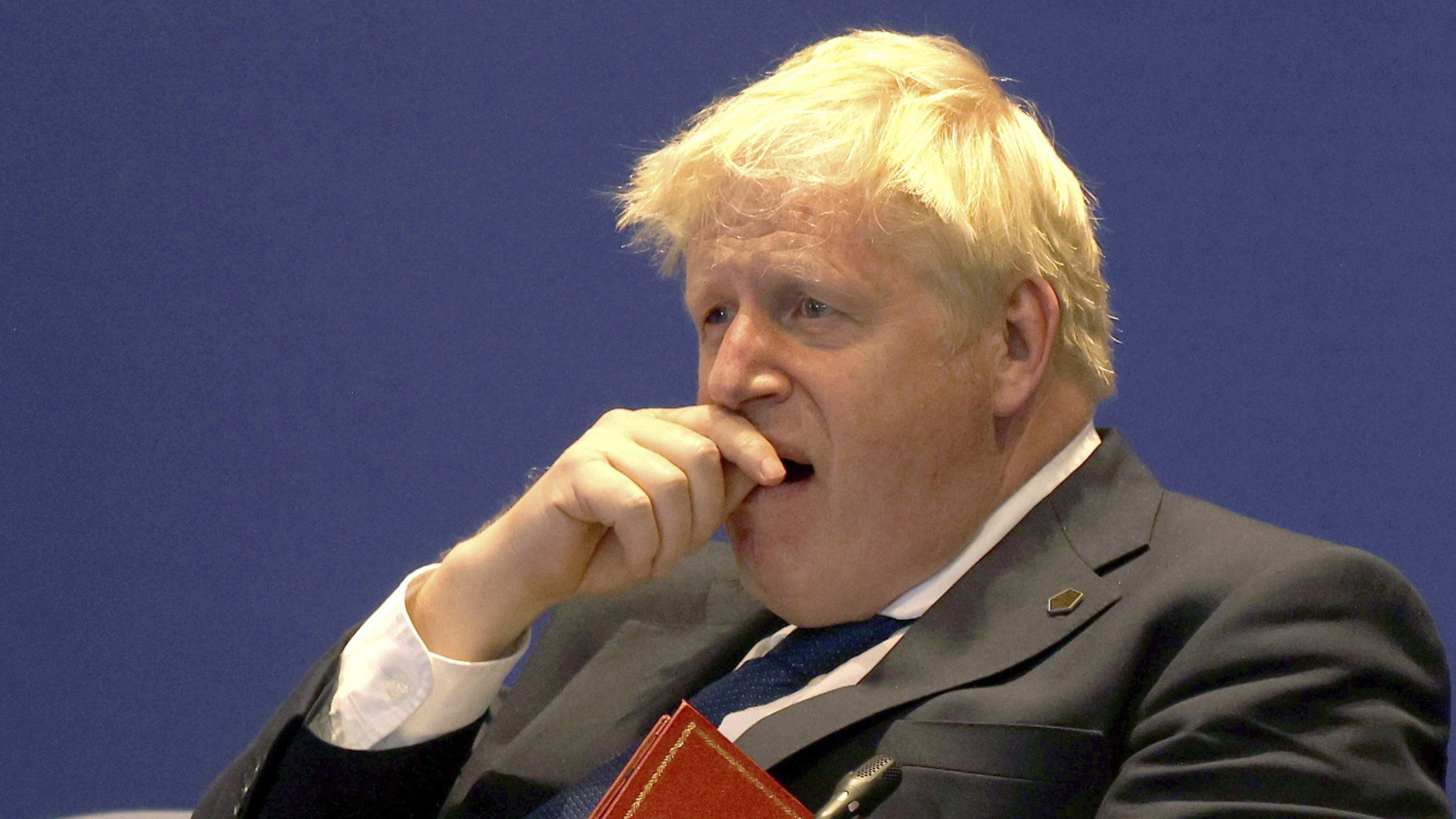 Boris Johnson politikustársa annyira berúgott egy exkluzív klubban, hogy férfiakat kezdett taperolni