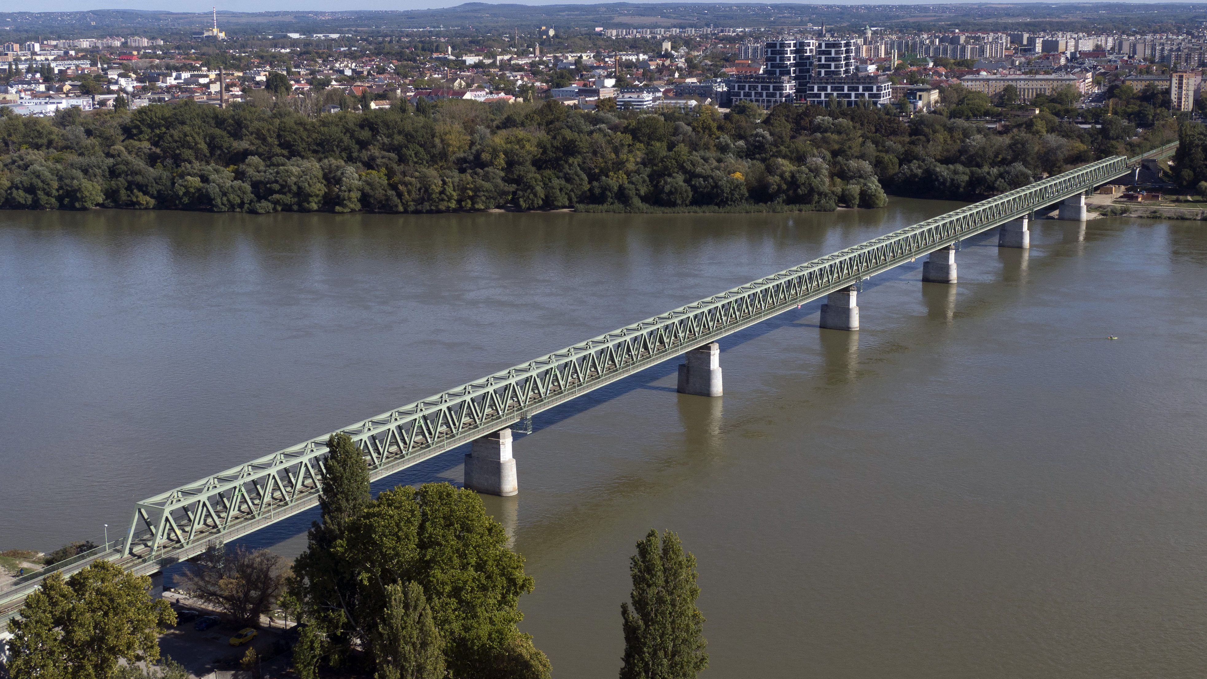 Belefulladt a Dunába egy nő Budapesten