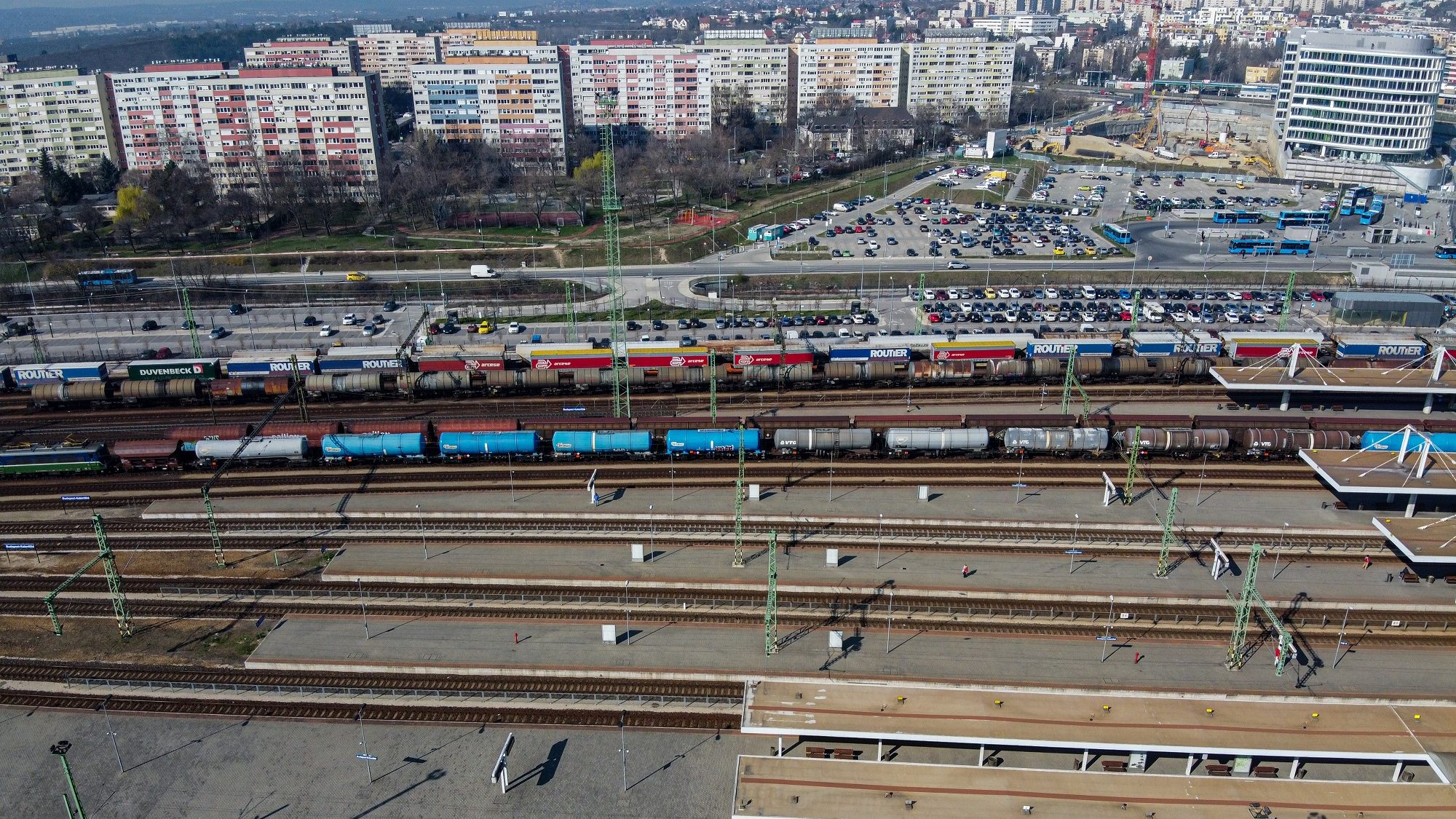 Felsővezeték-szakadás is nehezíti vasárnap a vasúti közlekedést