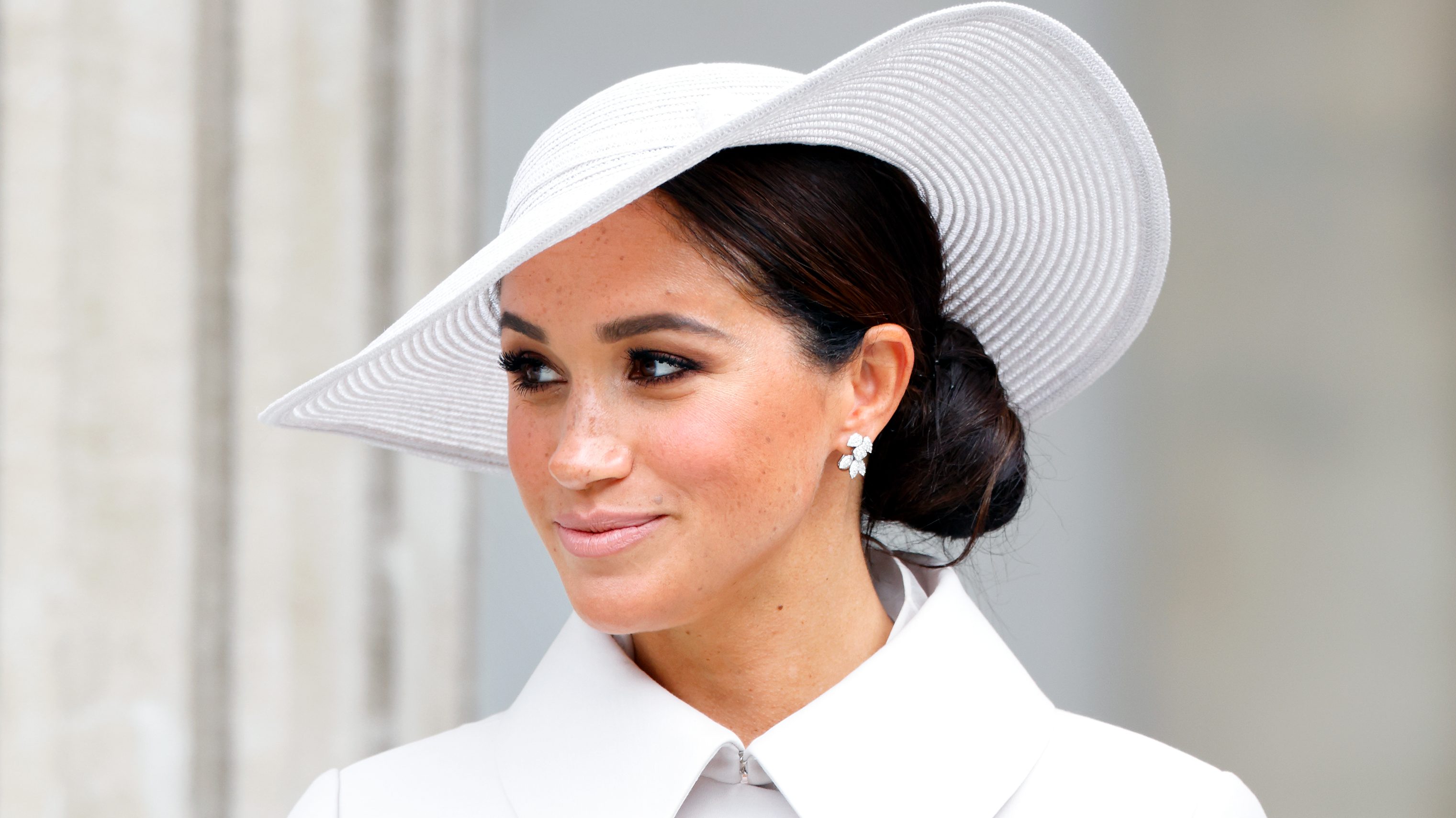 Meghan Markle vizet adott egy köhögő nőnek, a gesztust vegyes reakciók fogadták